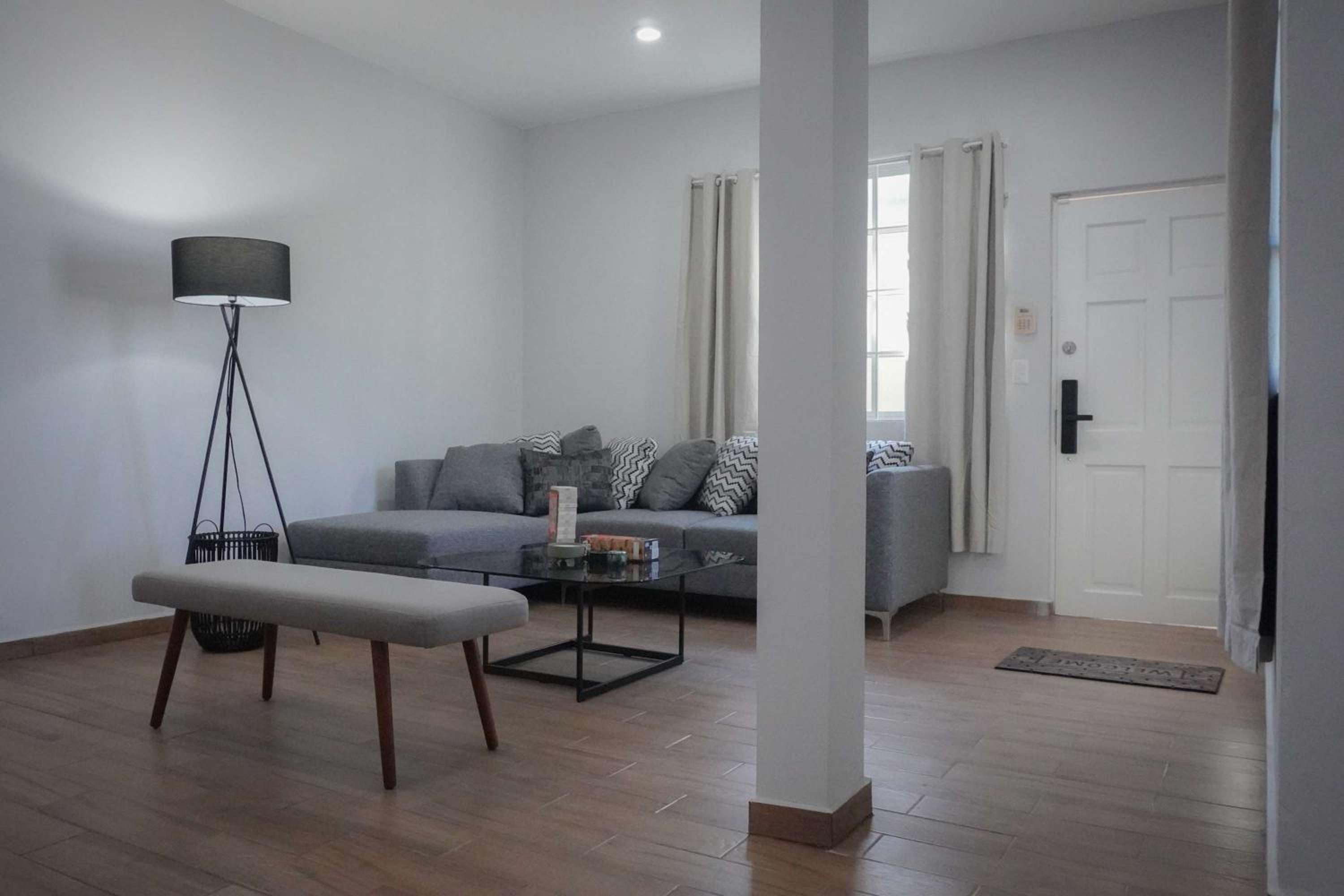 Modern Apartment with 2 Bedrooms Near sea