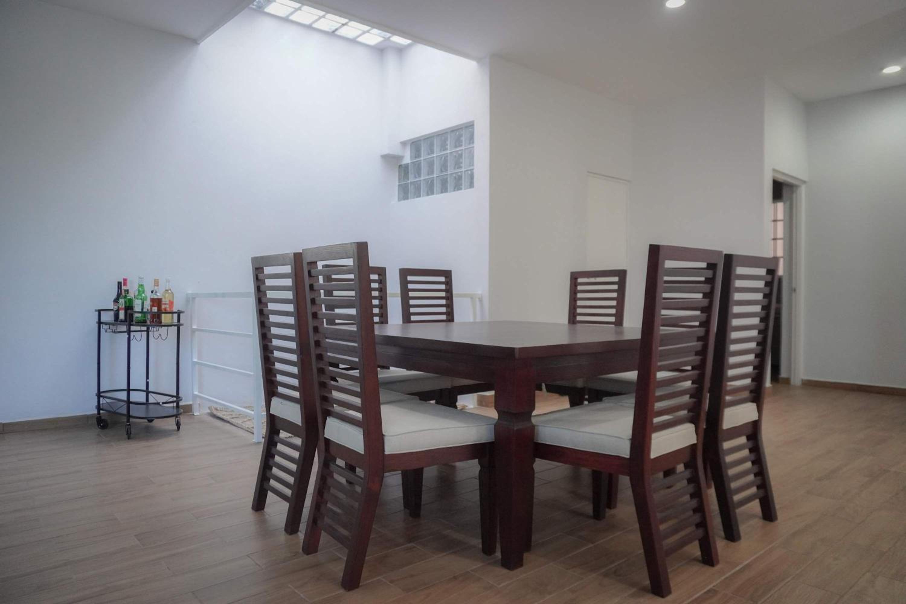 Modern Apartment with 2 Bedrooms Near sea