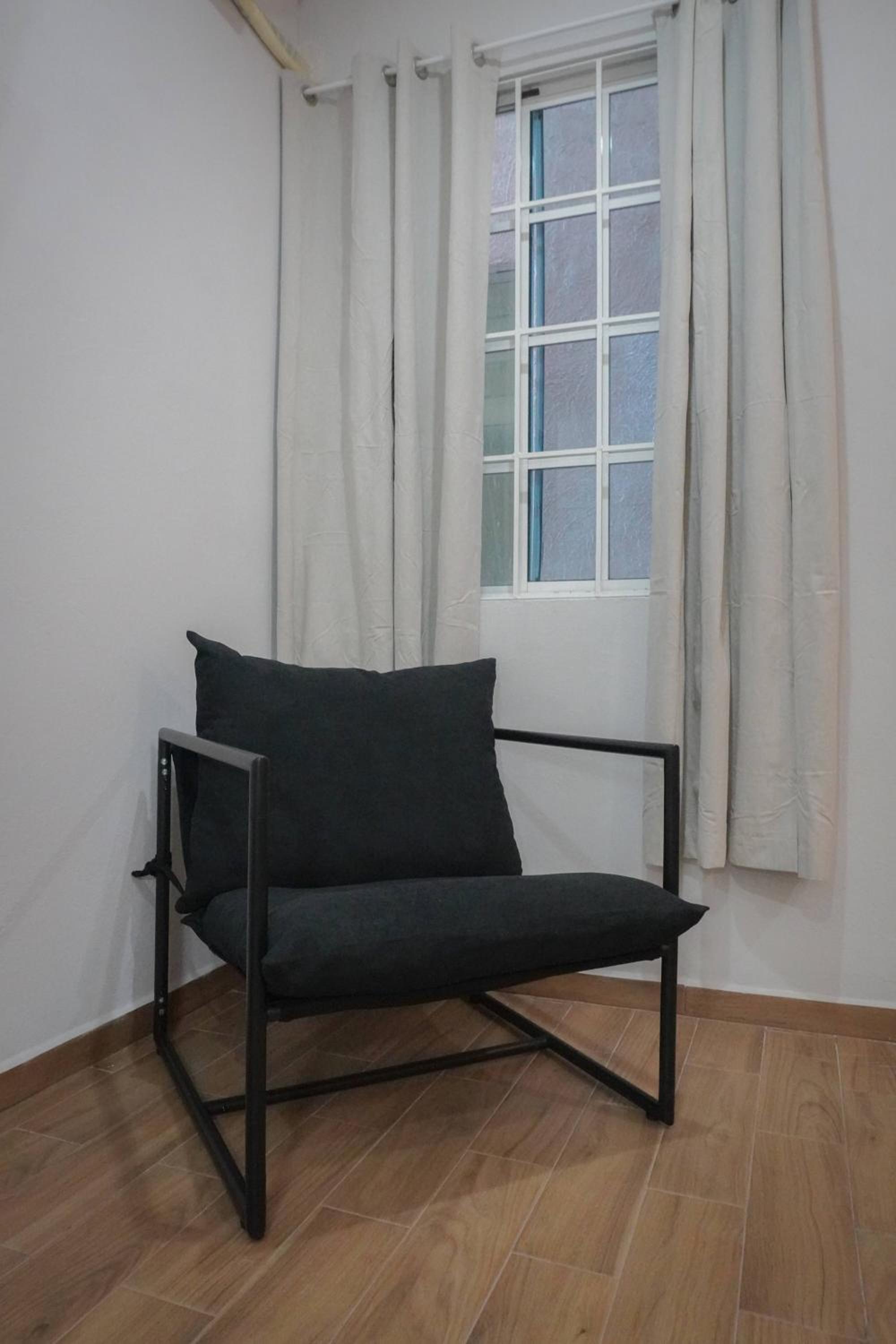 Modern Apartment with 2 Bedrooms Near sea