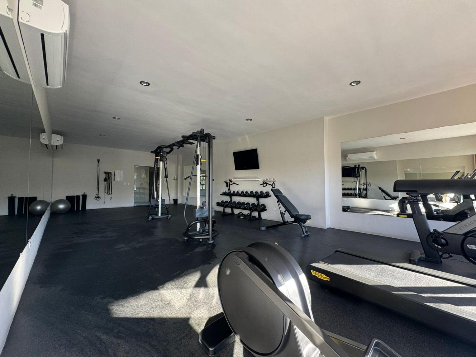 Oceanfront Living & Surfing in Cabo Paradisiacal 2BR Condo