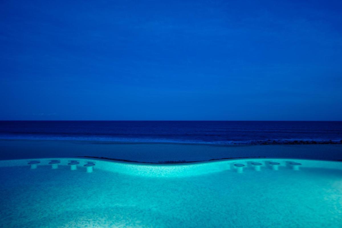Oceanfront Living & Surfing in Cabo Paradisiacal 2BR Condo