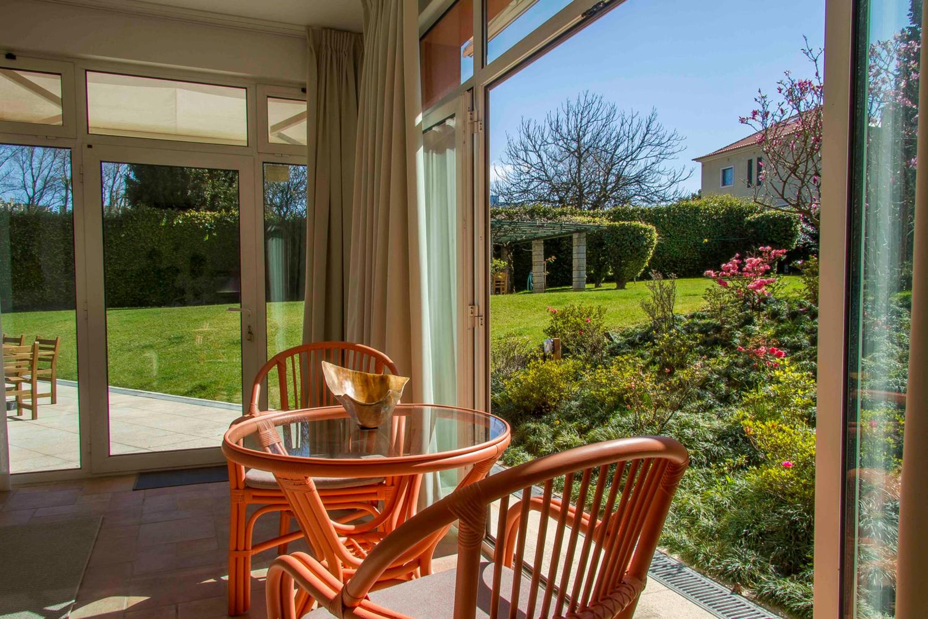 Liiiving in Porto | Oporto Garden Pool House