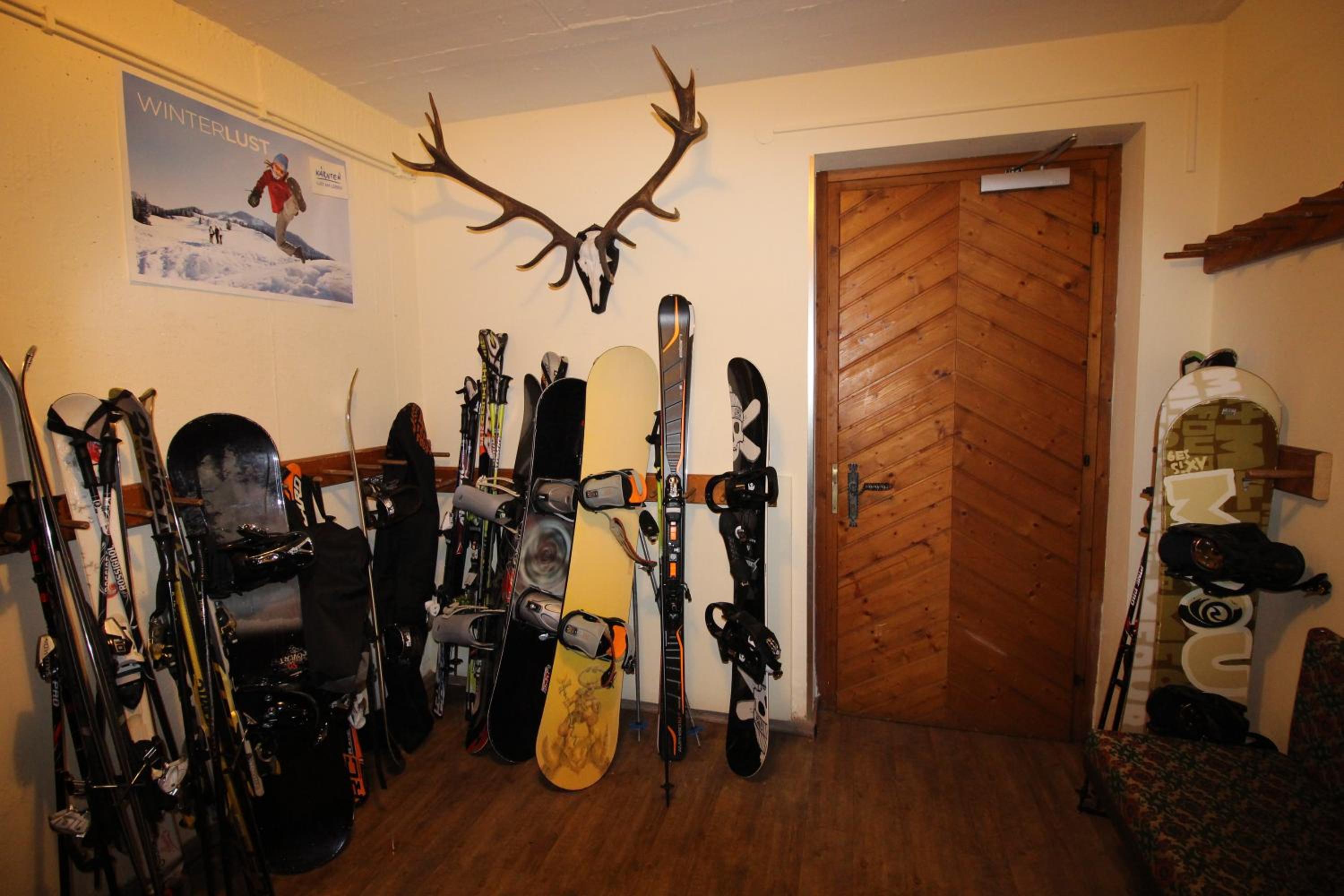 Pension & Appartements Ronacherhof -Mountain Hideaway Slopeside