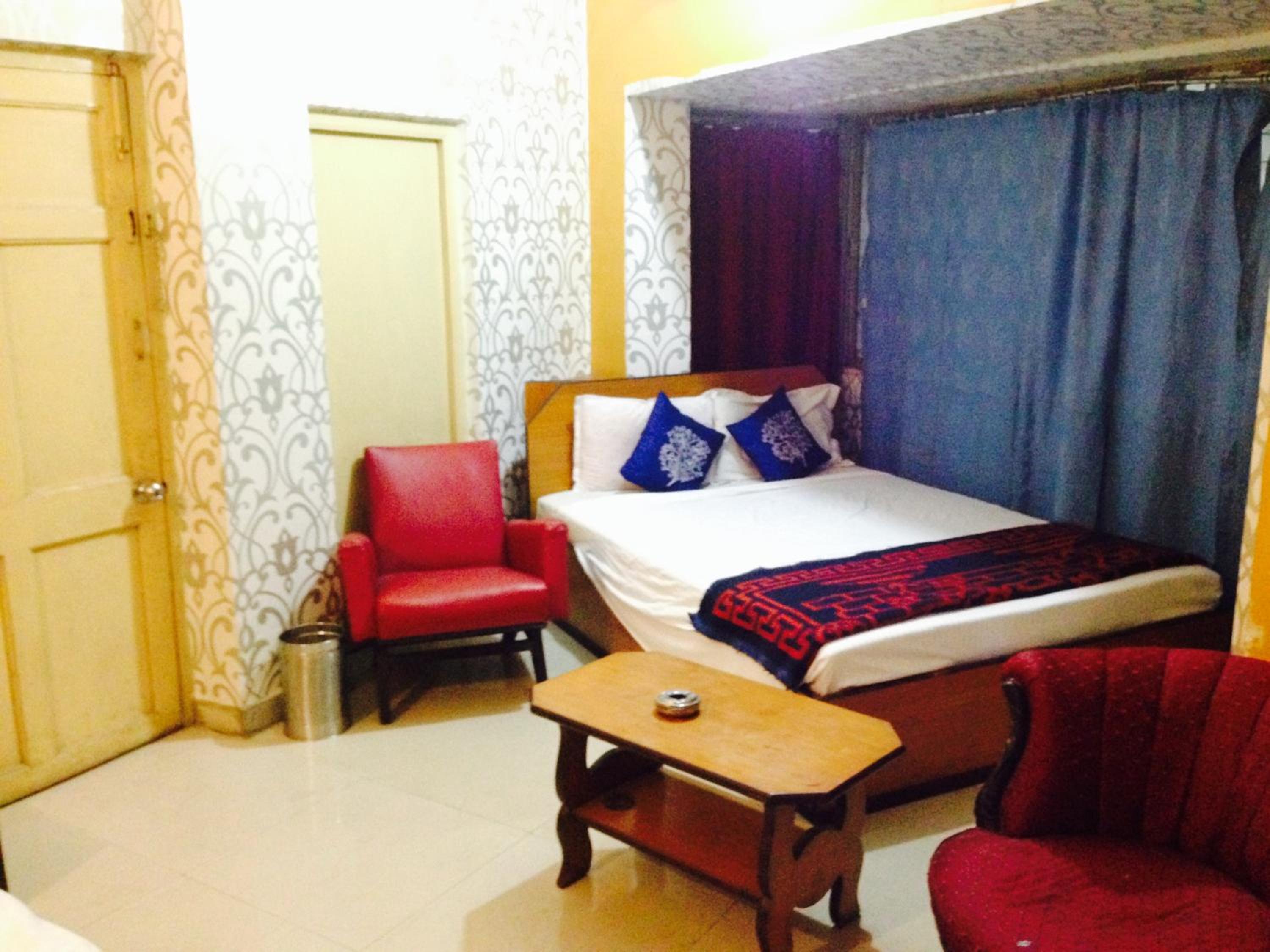 Hotel Bengal -100m from Park Circus 7 Point view 3