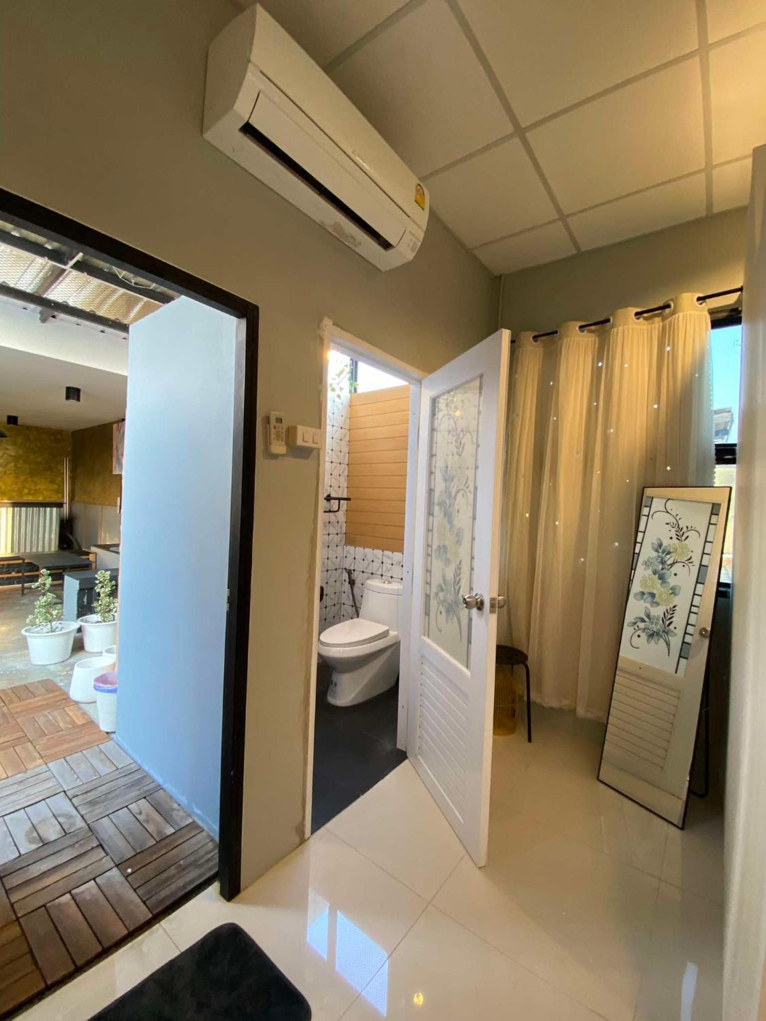 89 Bed & Studio Hostel