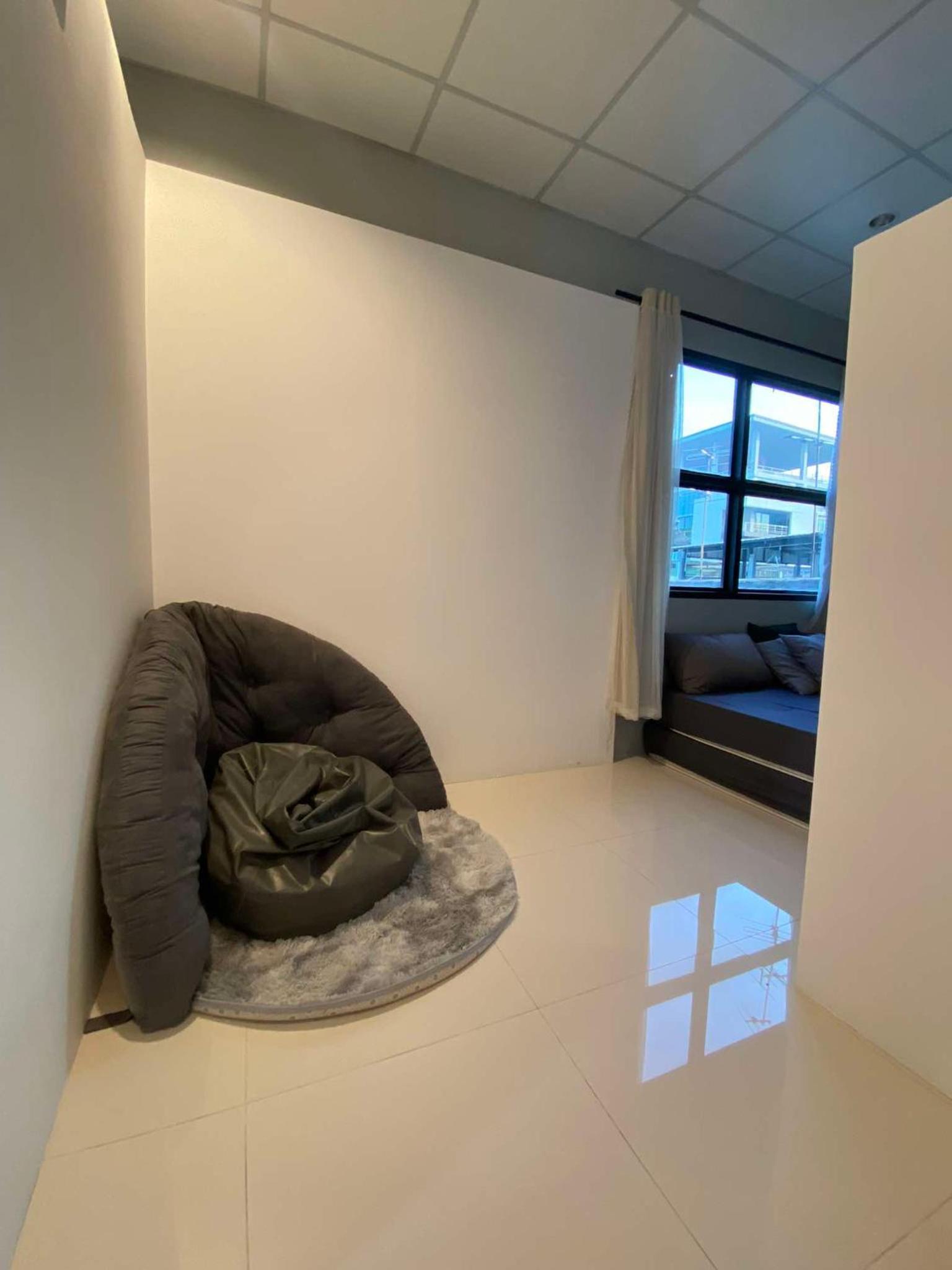 89 Bed & Studio Hostel