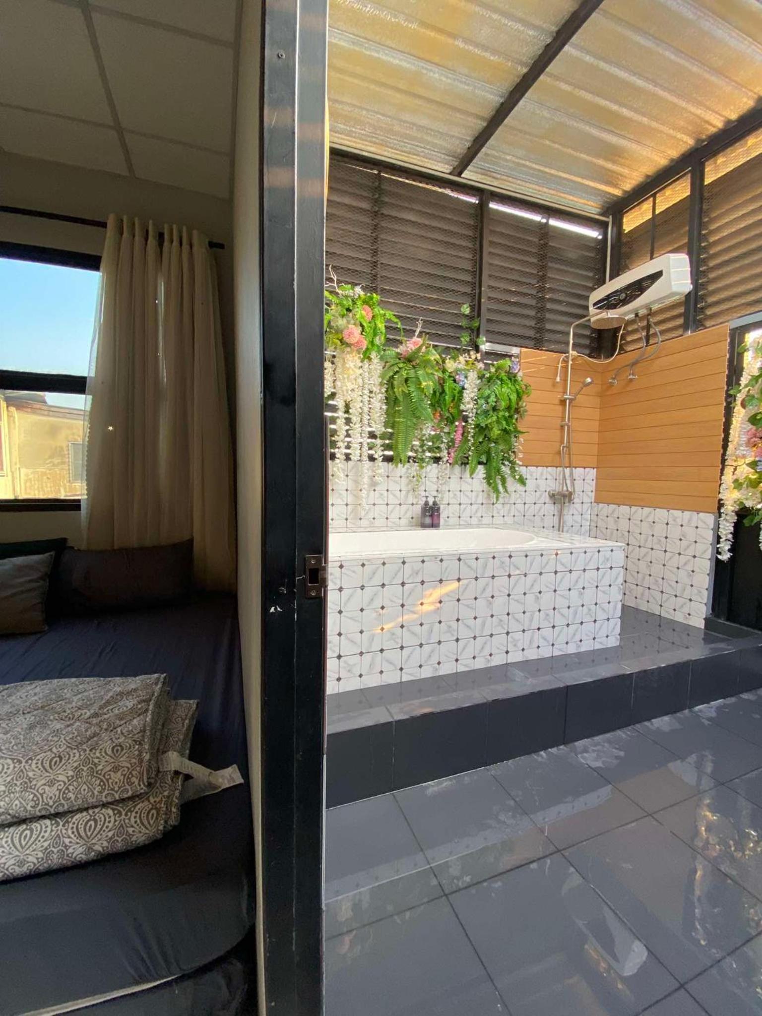 89 Bed & Studio Hostel