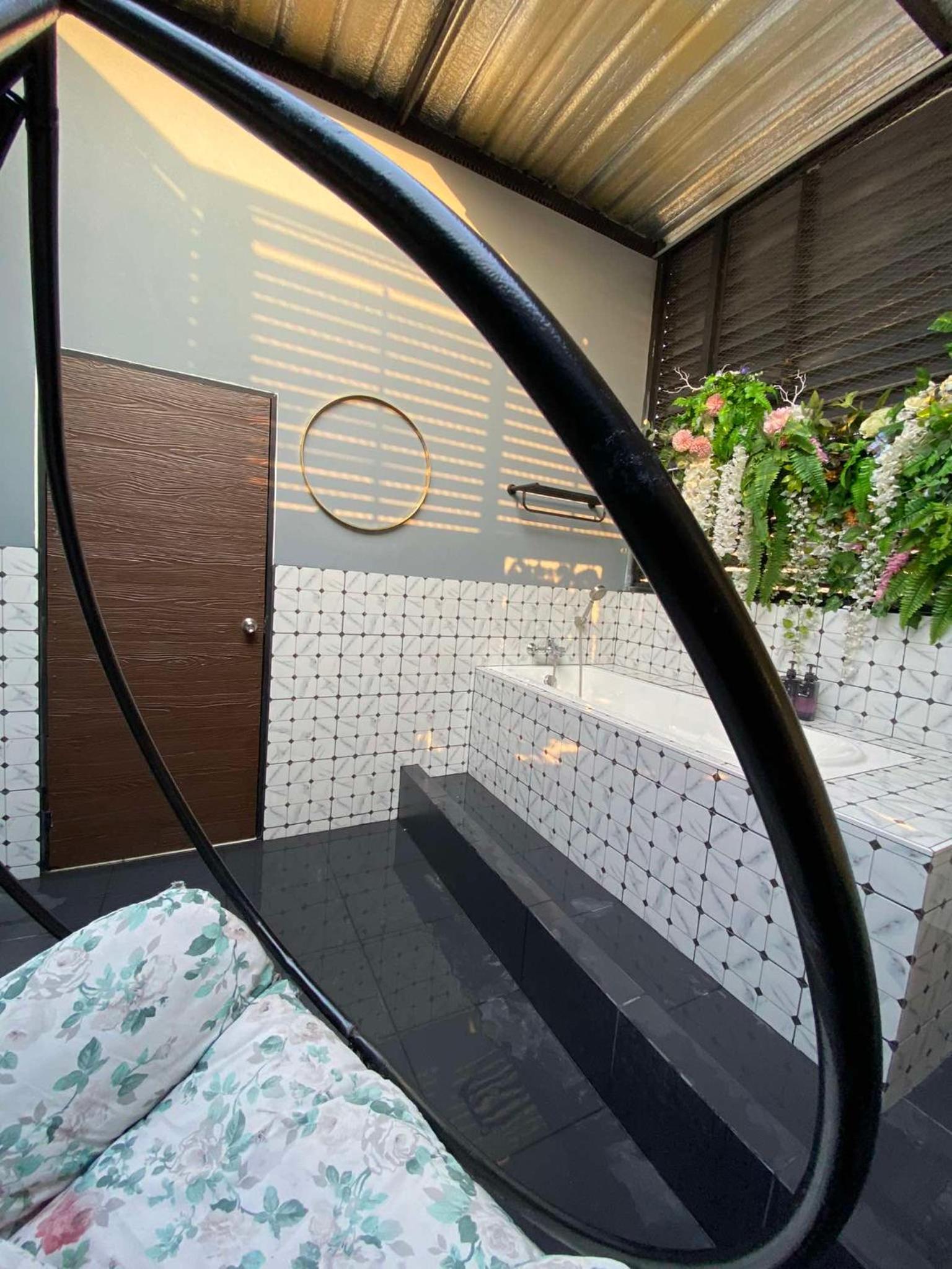 89 Bed & Studio Hostel