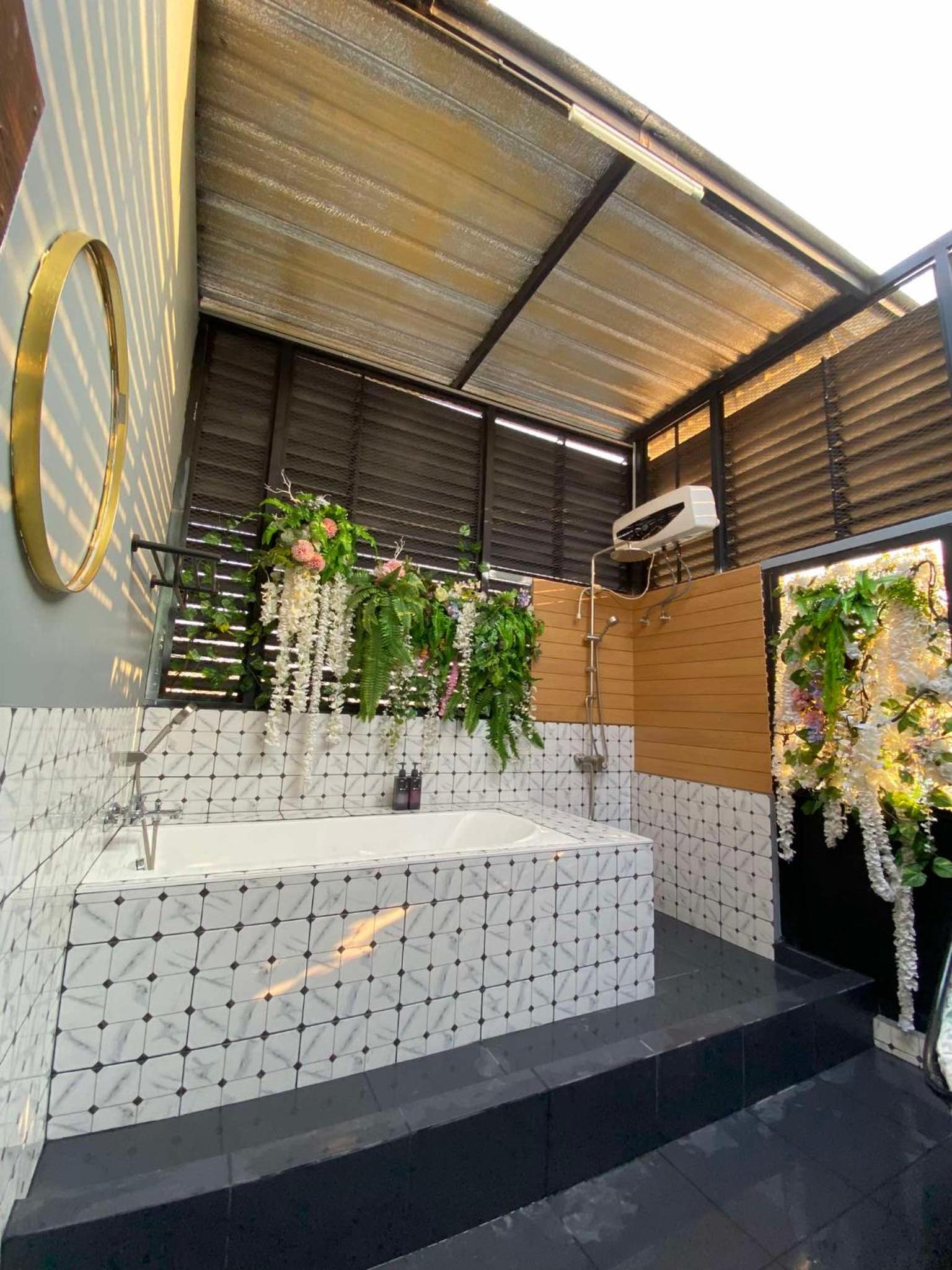 89 Bed & Studio Hostel