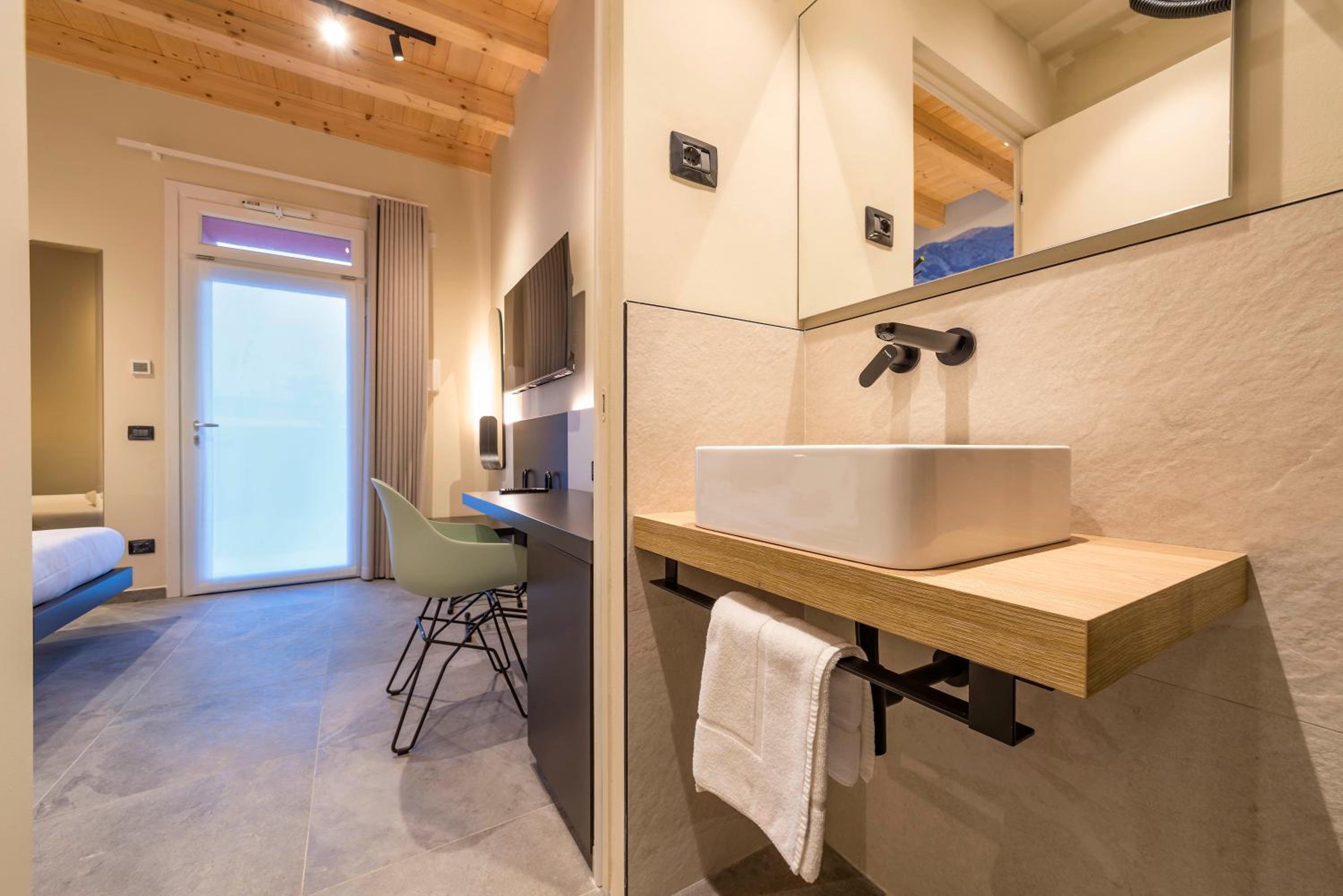 Italianflat - Verona's River, FREE PARKING for car & bike, nature, relax