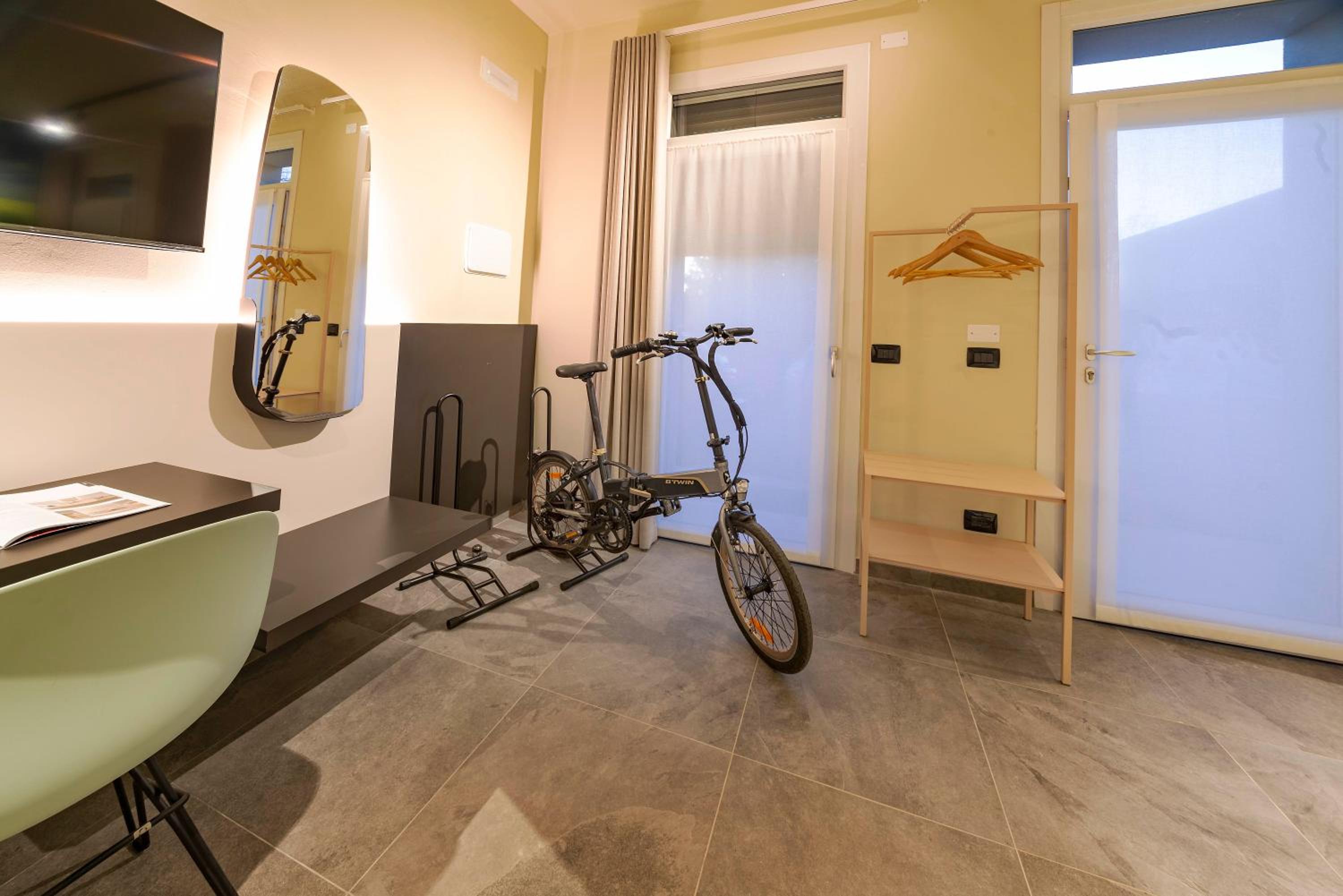 Italianflat - Verona's River, FREE PARKING for car & bike, nature, relax