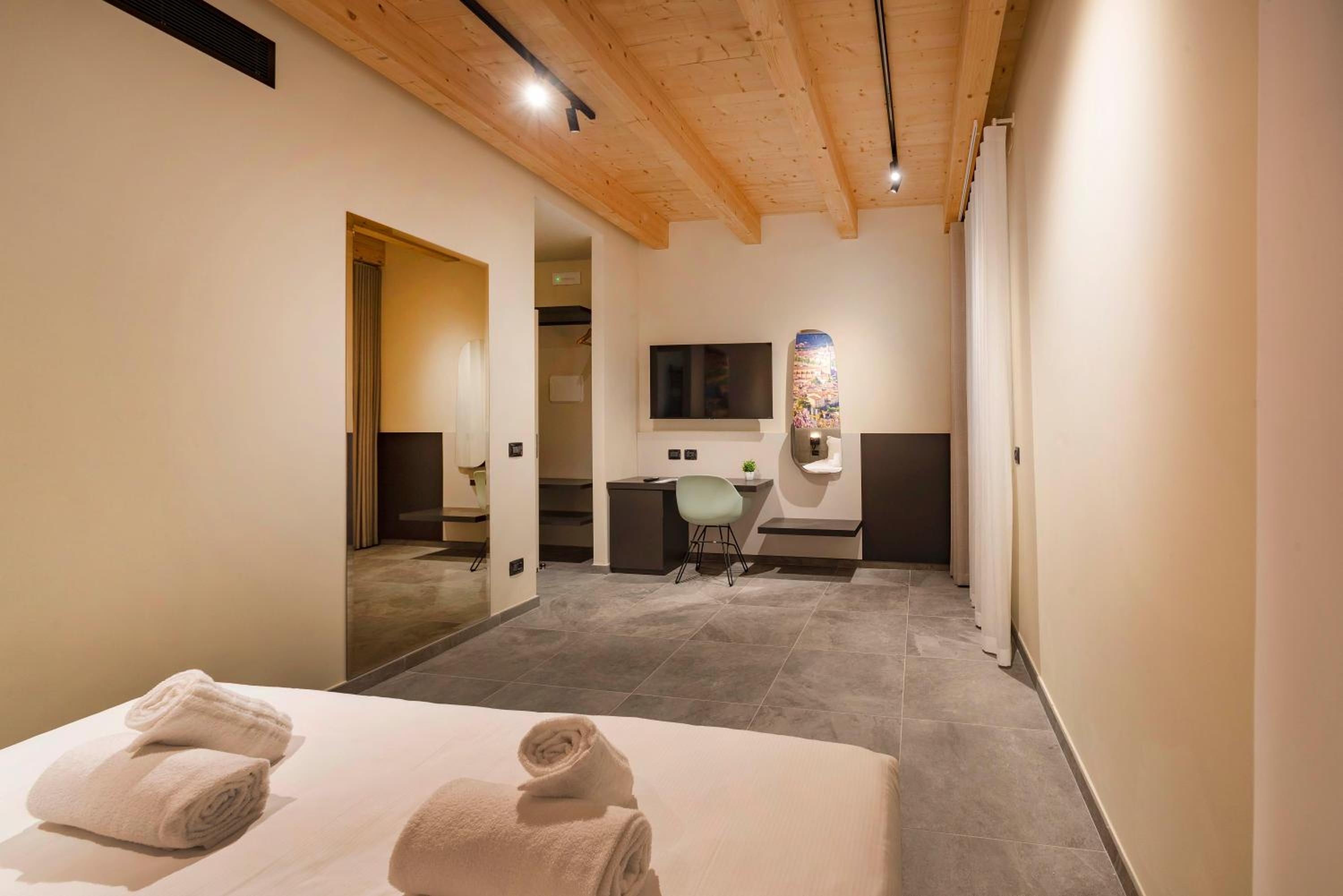 Italianflat - Verona's River, FREE PARKING for car & bike, nature, relax