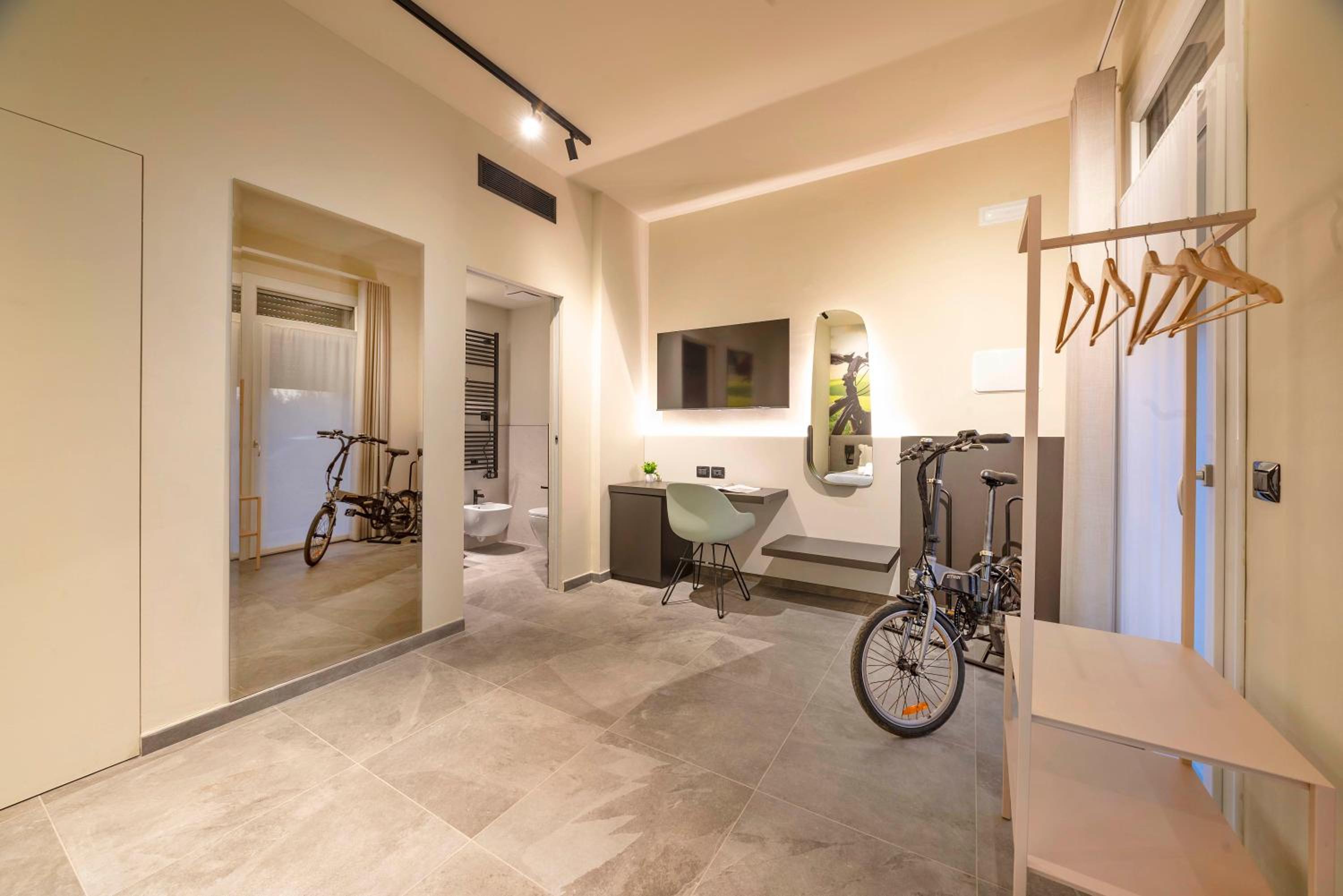 Italianflat - Verona's River, FREE PARKING for car & bike, nature, relax