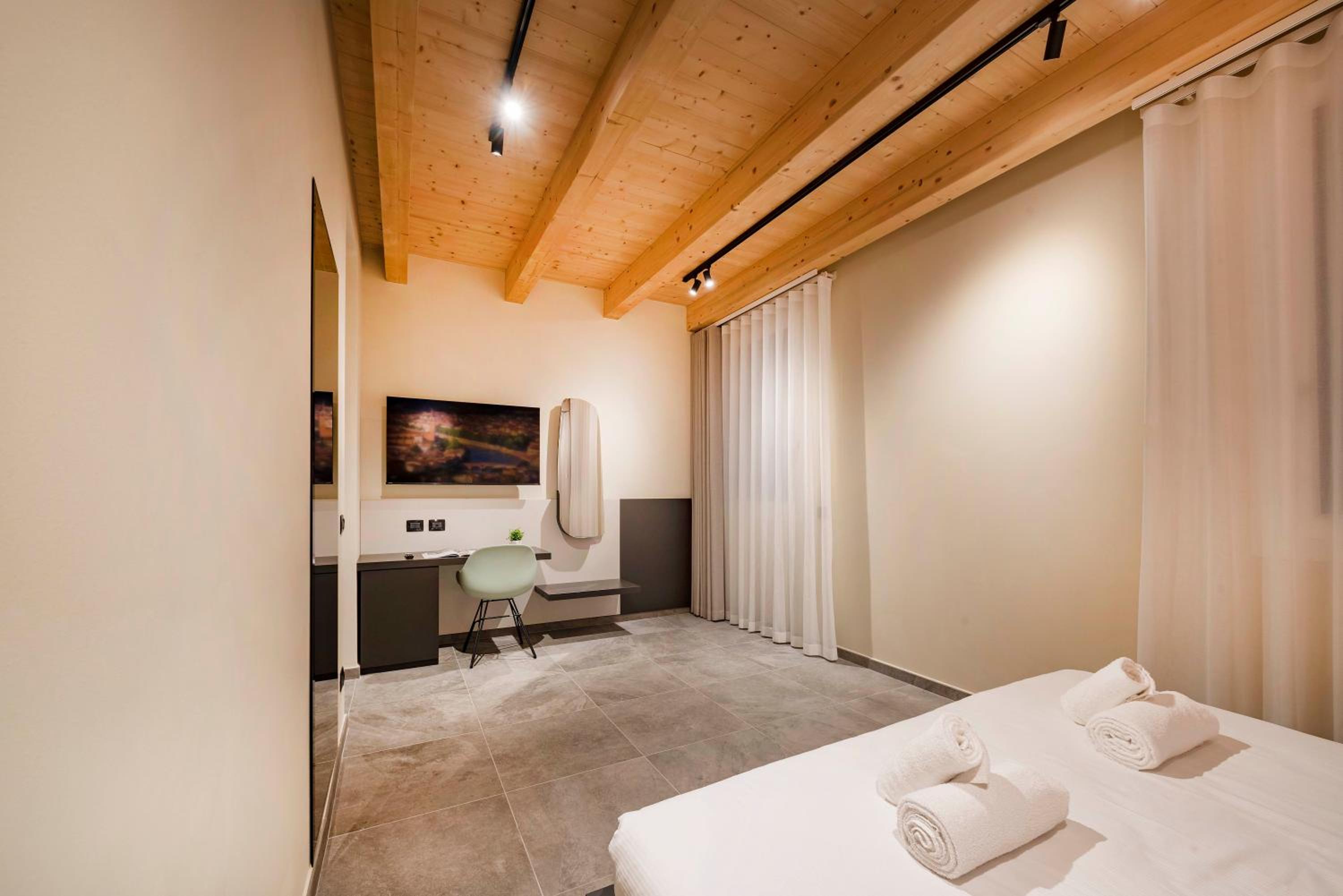 Italianflat - Verona's River, FREE PARKING for car & bike, nature, relax
