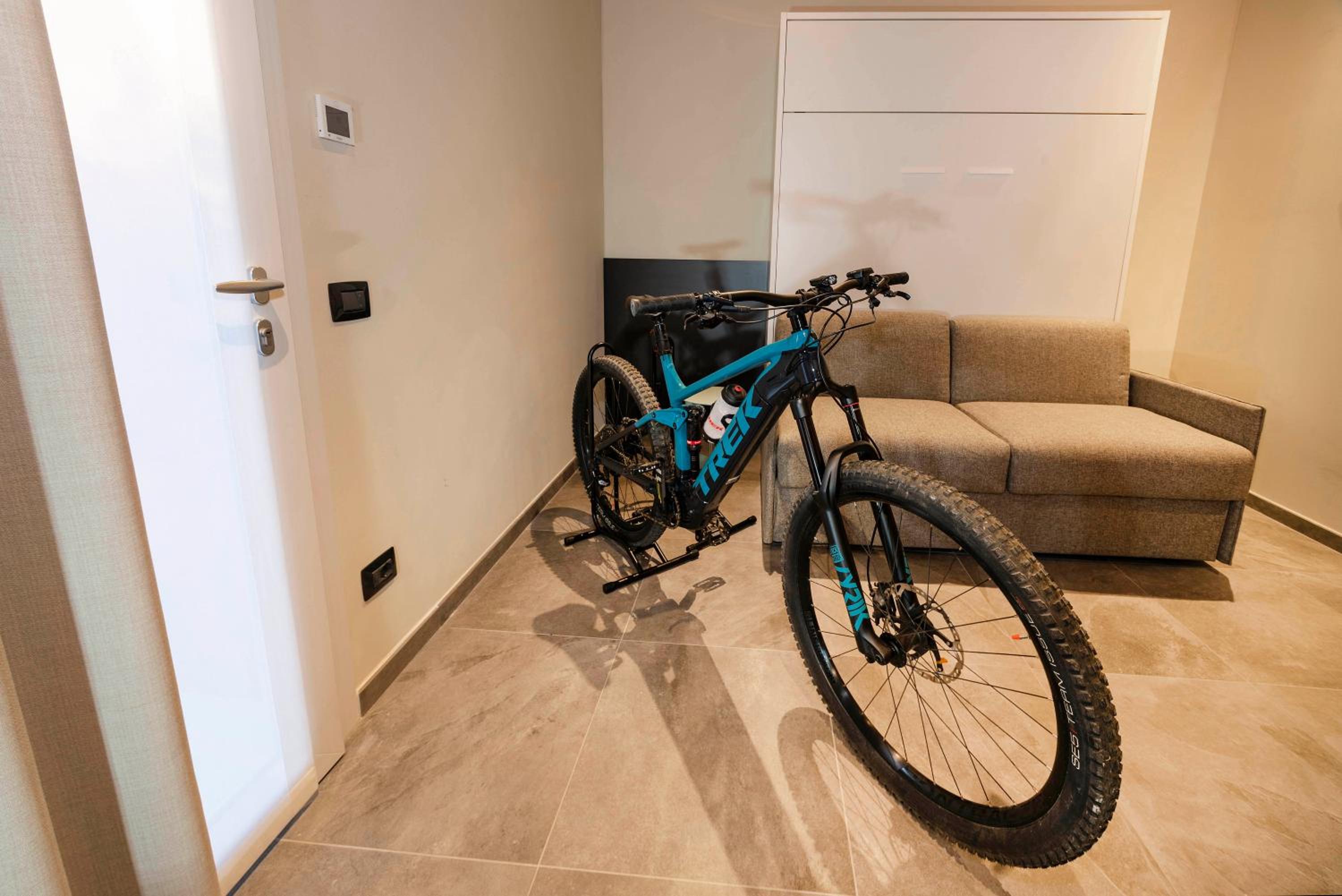 Italianflat - Verona's River, FREE PARKING for car & bike, nature, relax
