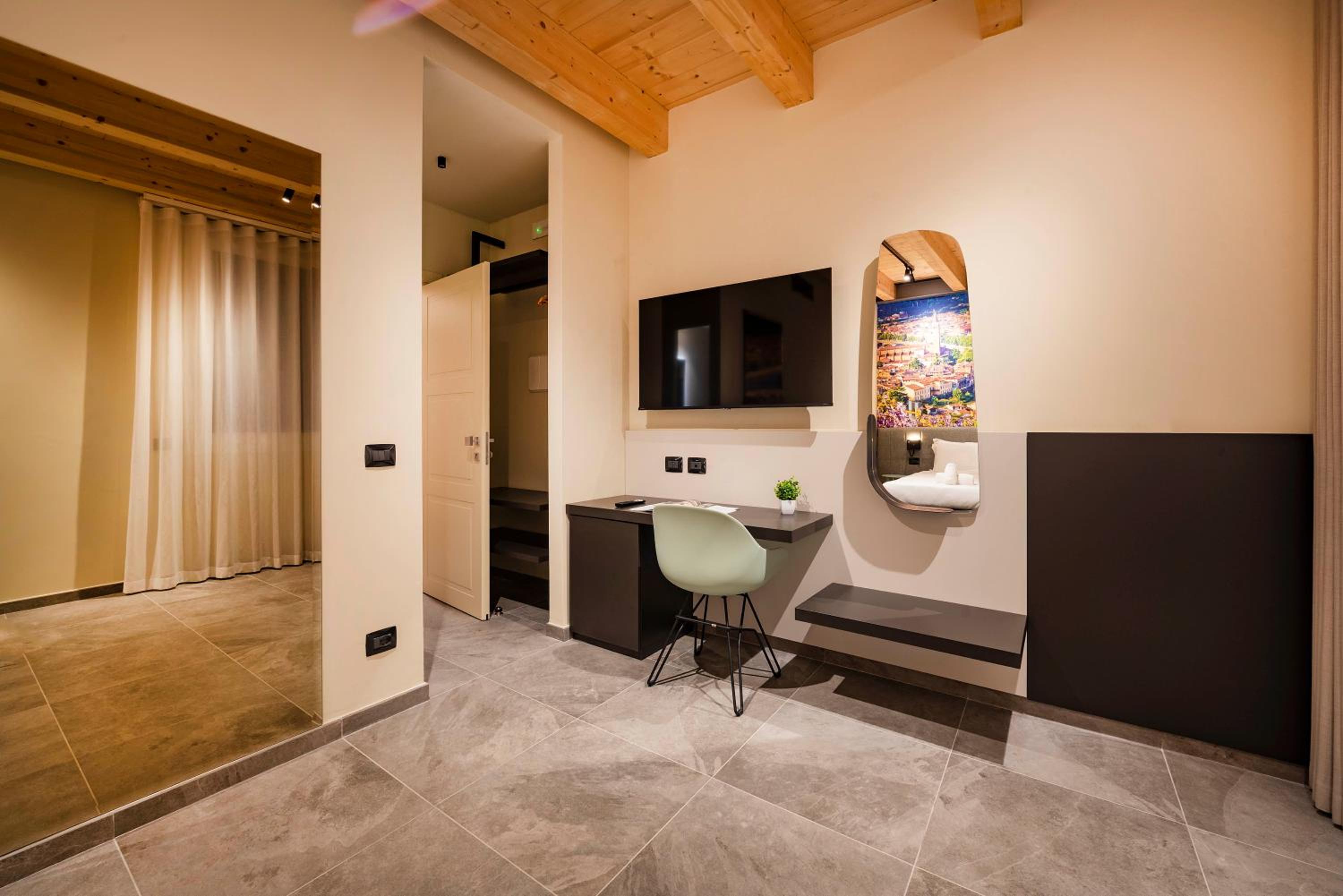 Italianflat - Verona's River, FREE PARKING for car & bike, nature, relax