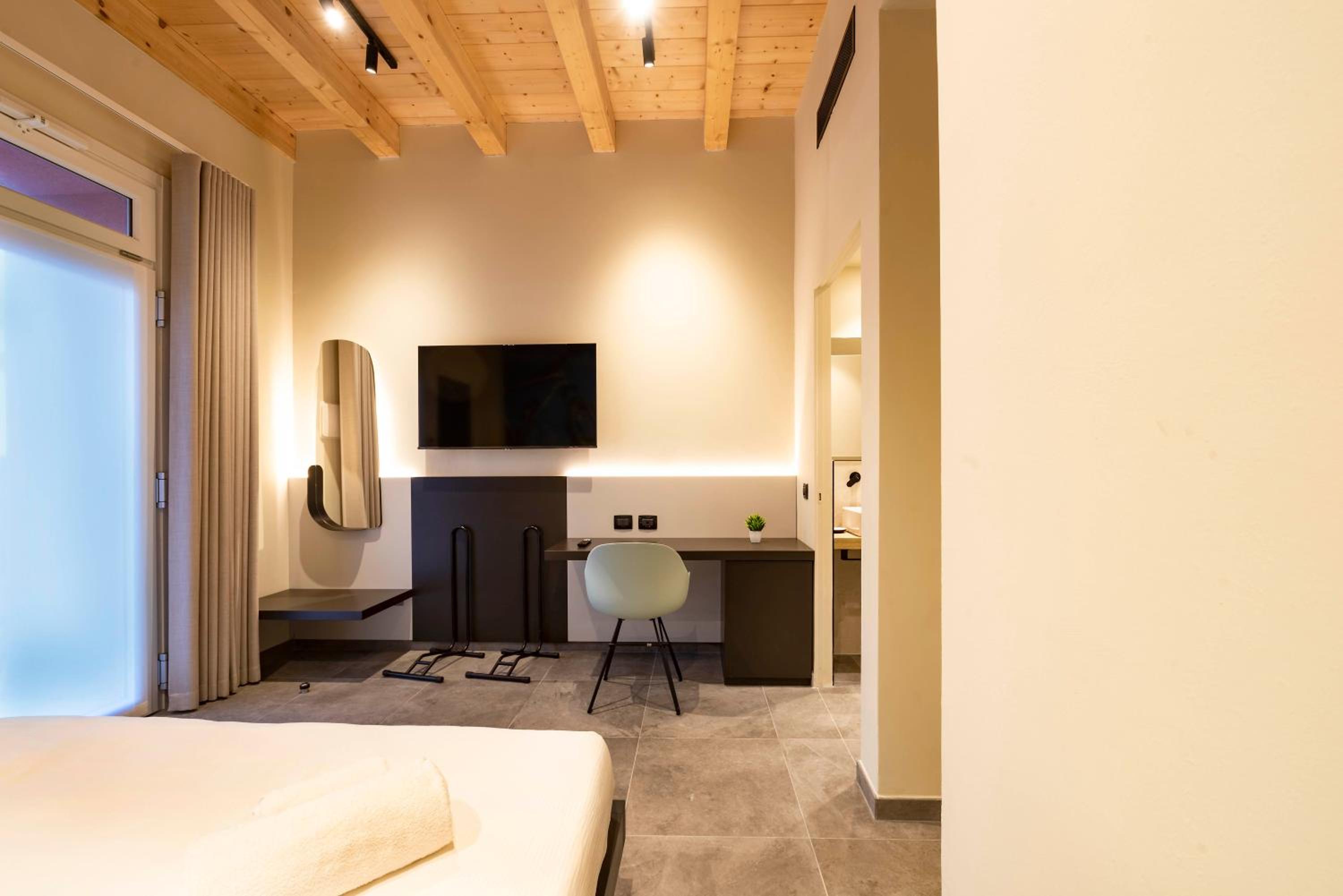 Italianflat - Verona's River, FREE PARKING for car & bike, nature, relax