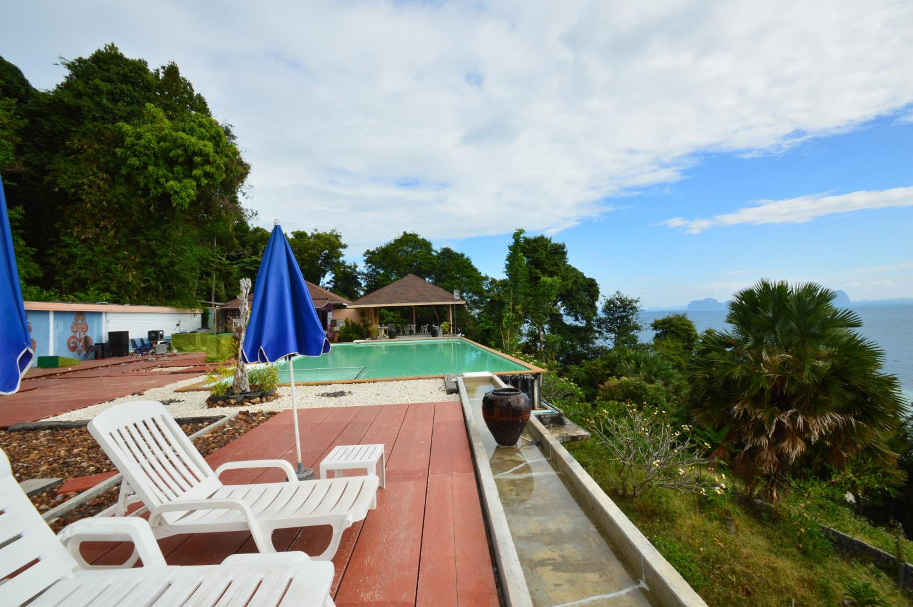 Koh Ngai Cliff Beach Resort