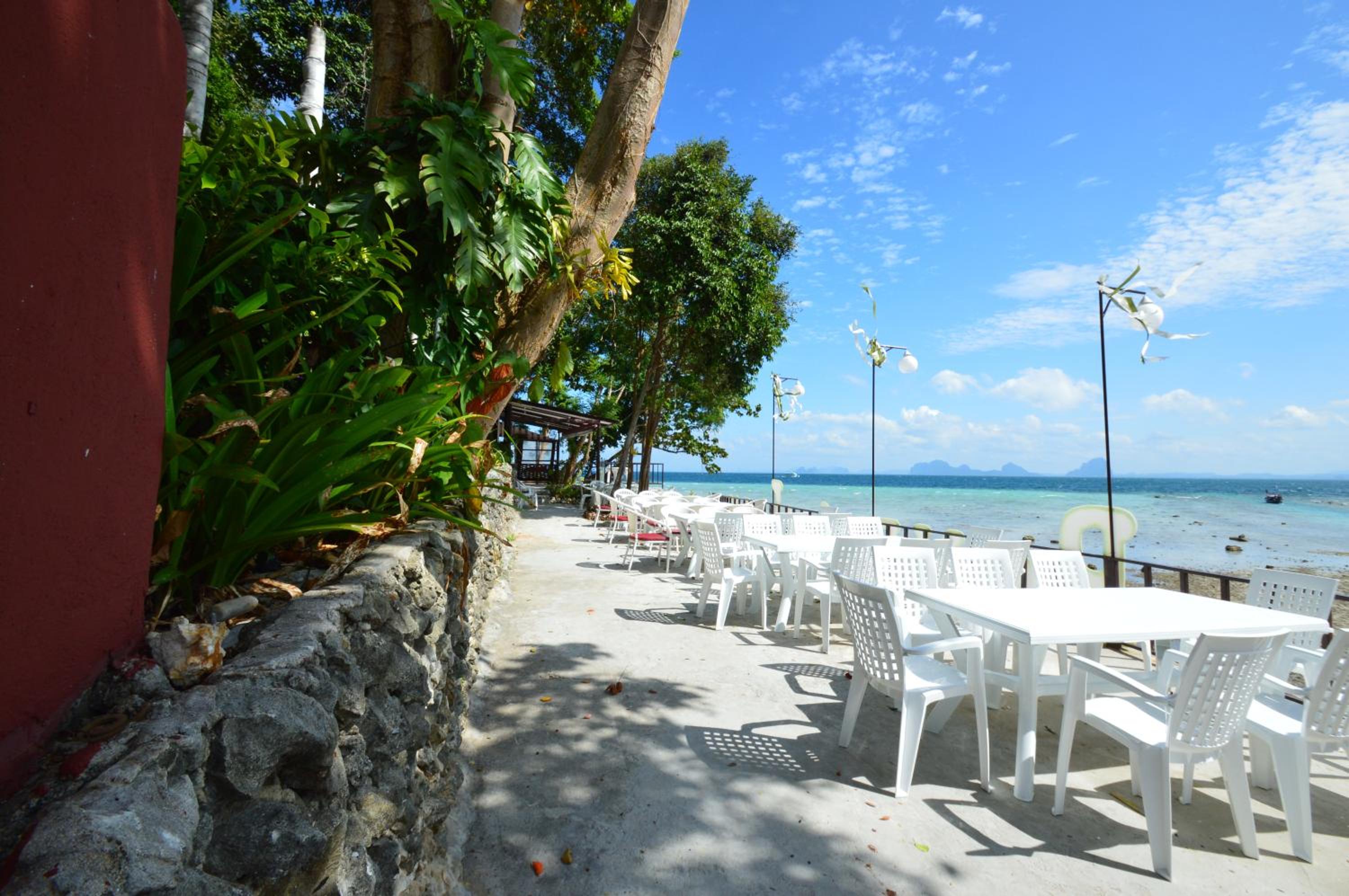 Koh Ngai Cliff Beach Resort