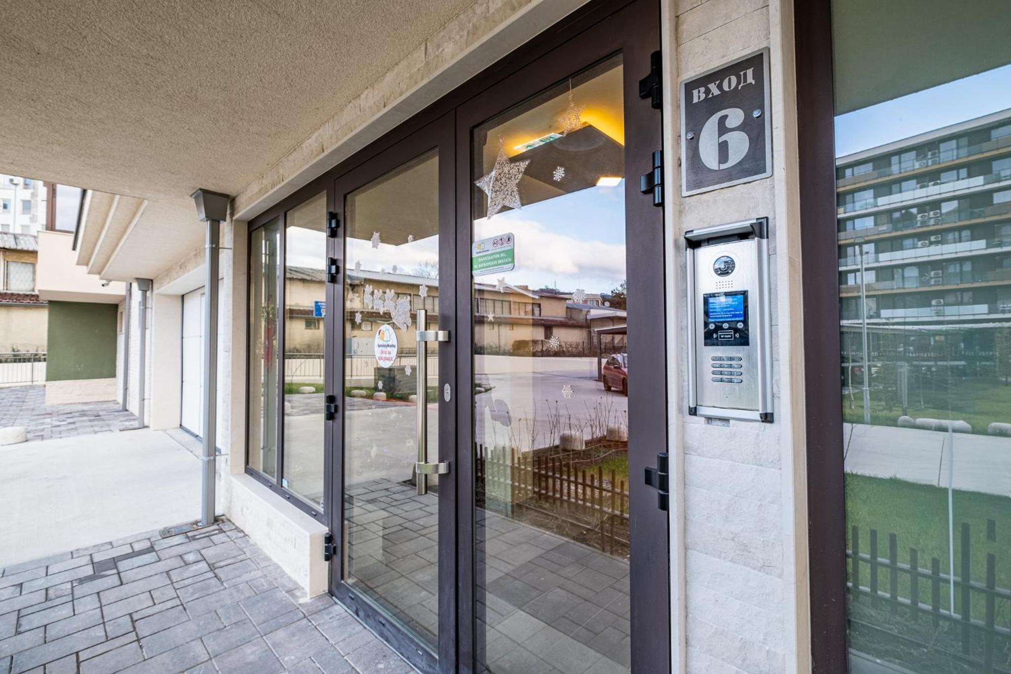 Luxury 2bedroom apartment in Complex Family Garden with FREE parking
