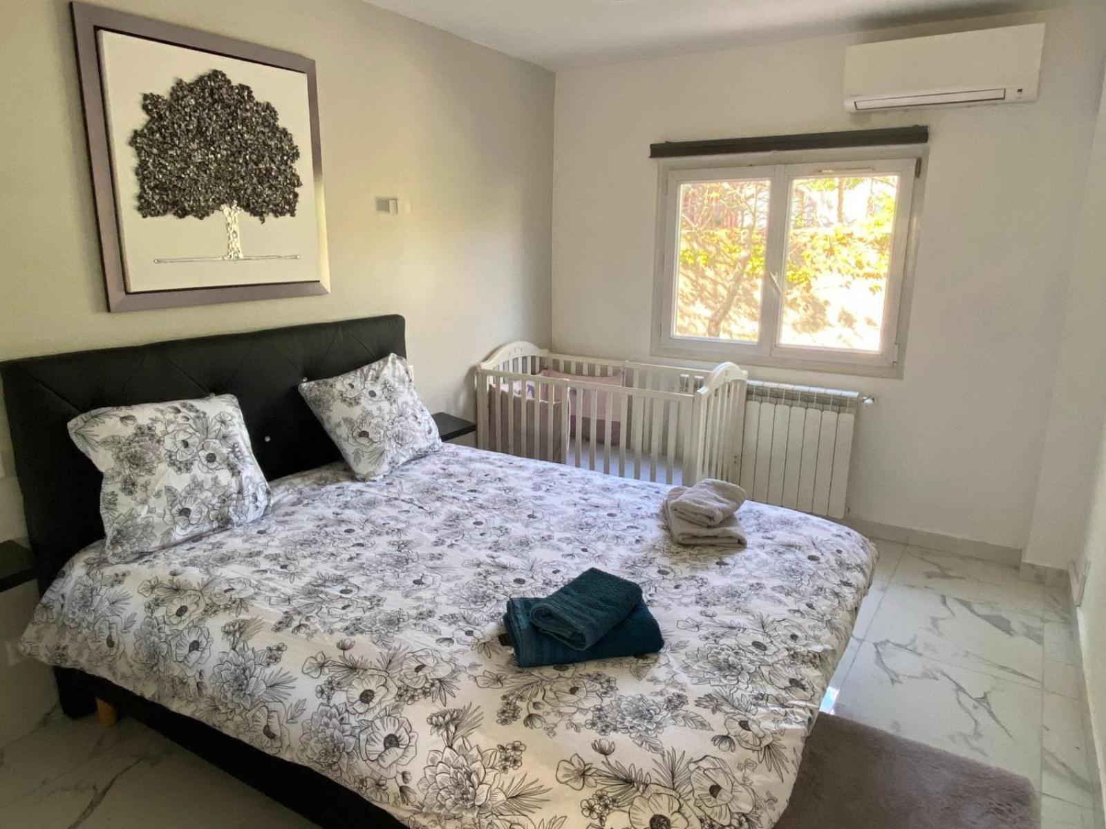 Bas de villa composée d'un 3 pièces et d'un studio avec piscine privée