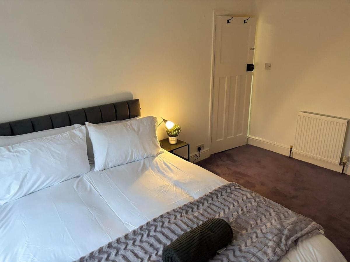 Cosy 2-bed NR New Cross Hospital