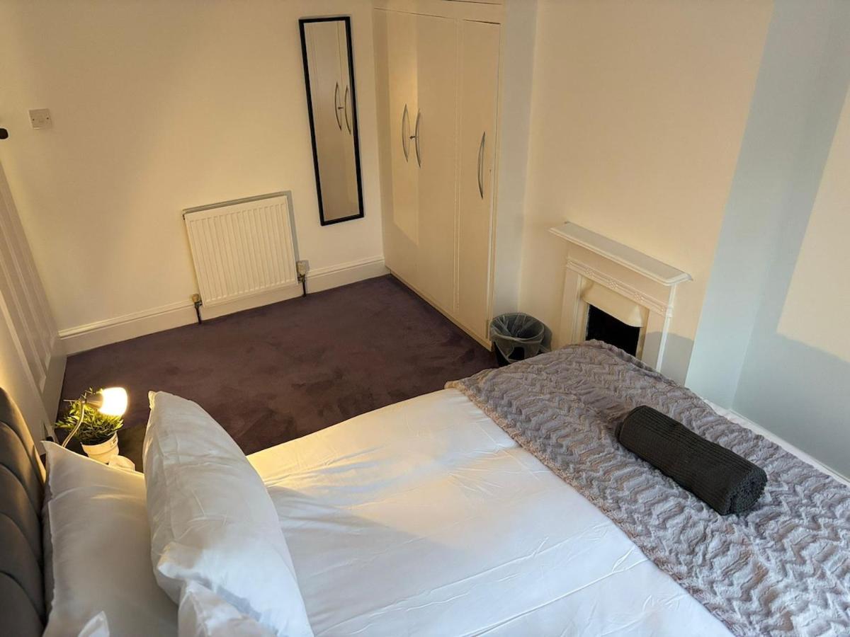 Cosy 2-bed NR New Cross Hospital