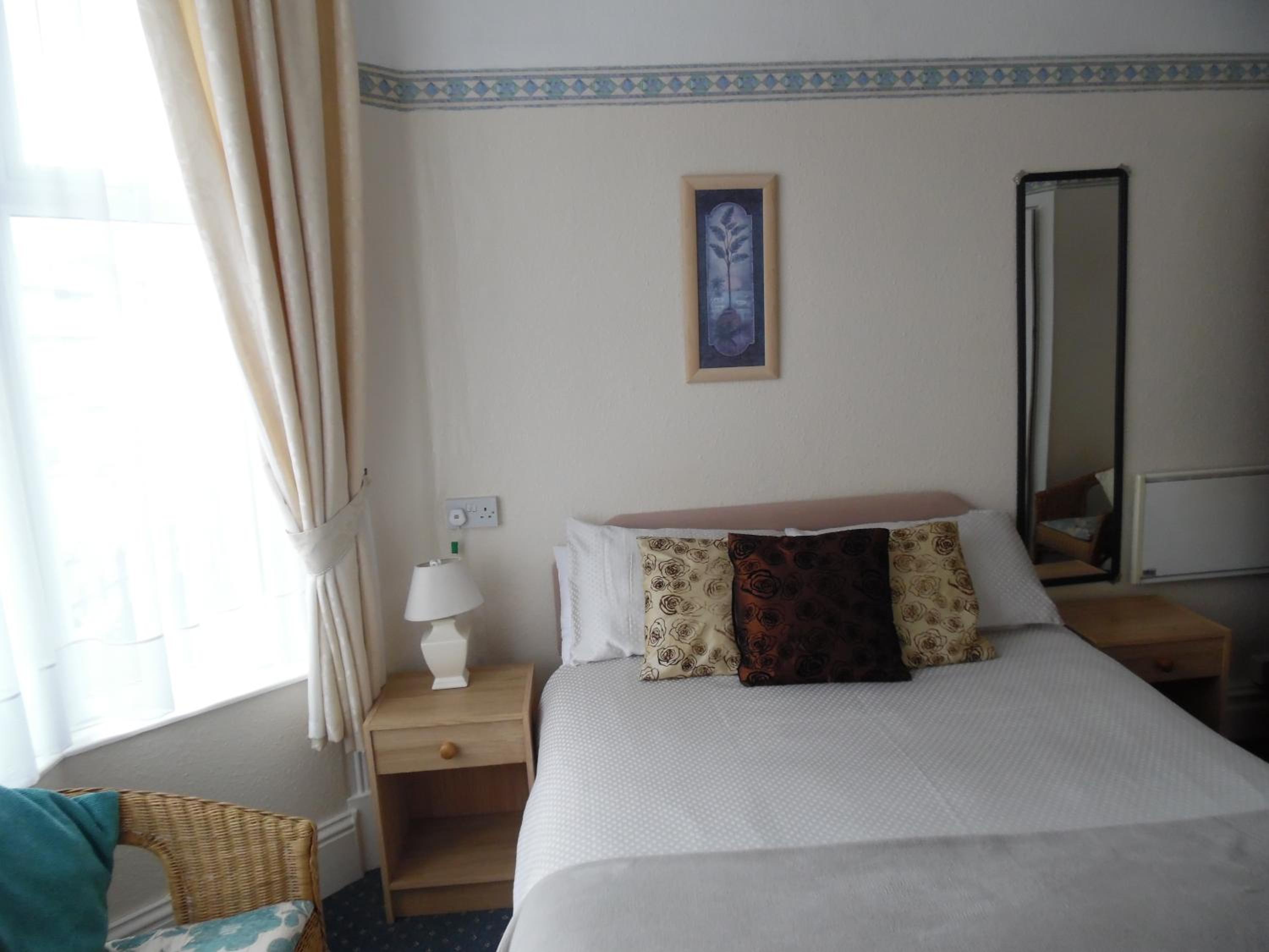 Alondra Hotel