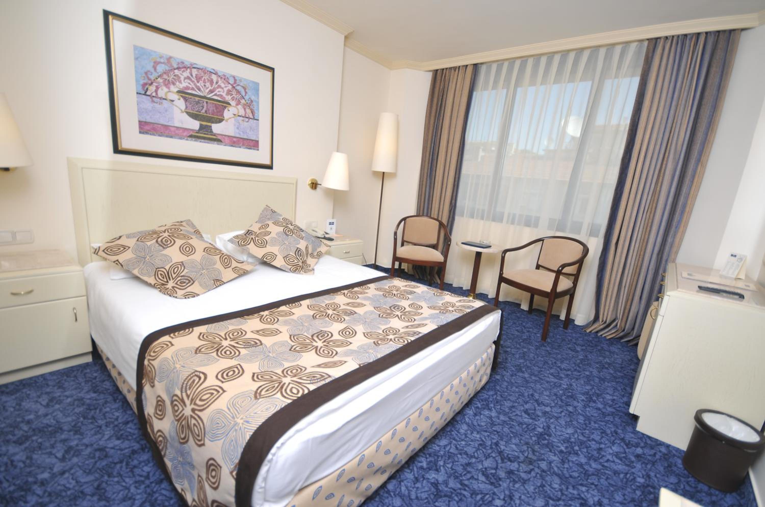 Class Hotel - Image 23