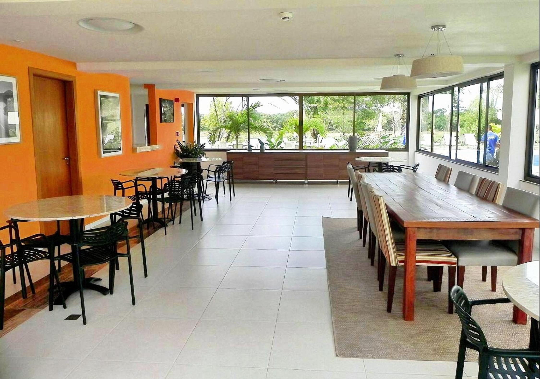 Cobertura duplex luxuosa na Praia de Guarajuba, seu Pet é bem vindo