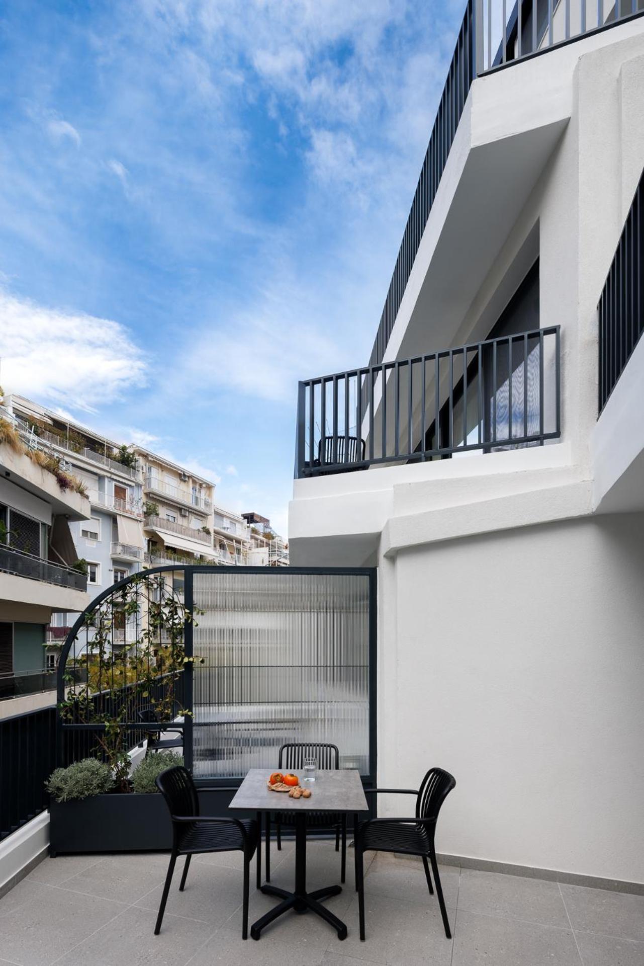 MoRe by Zoia Living