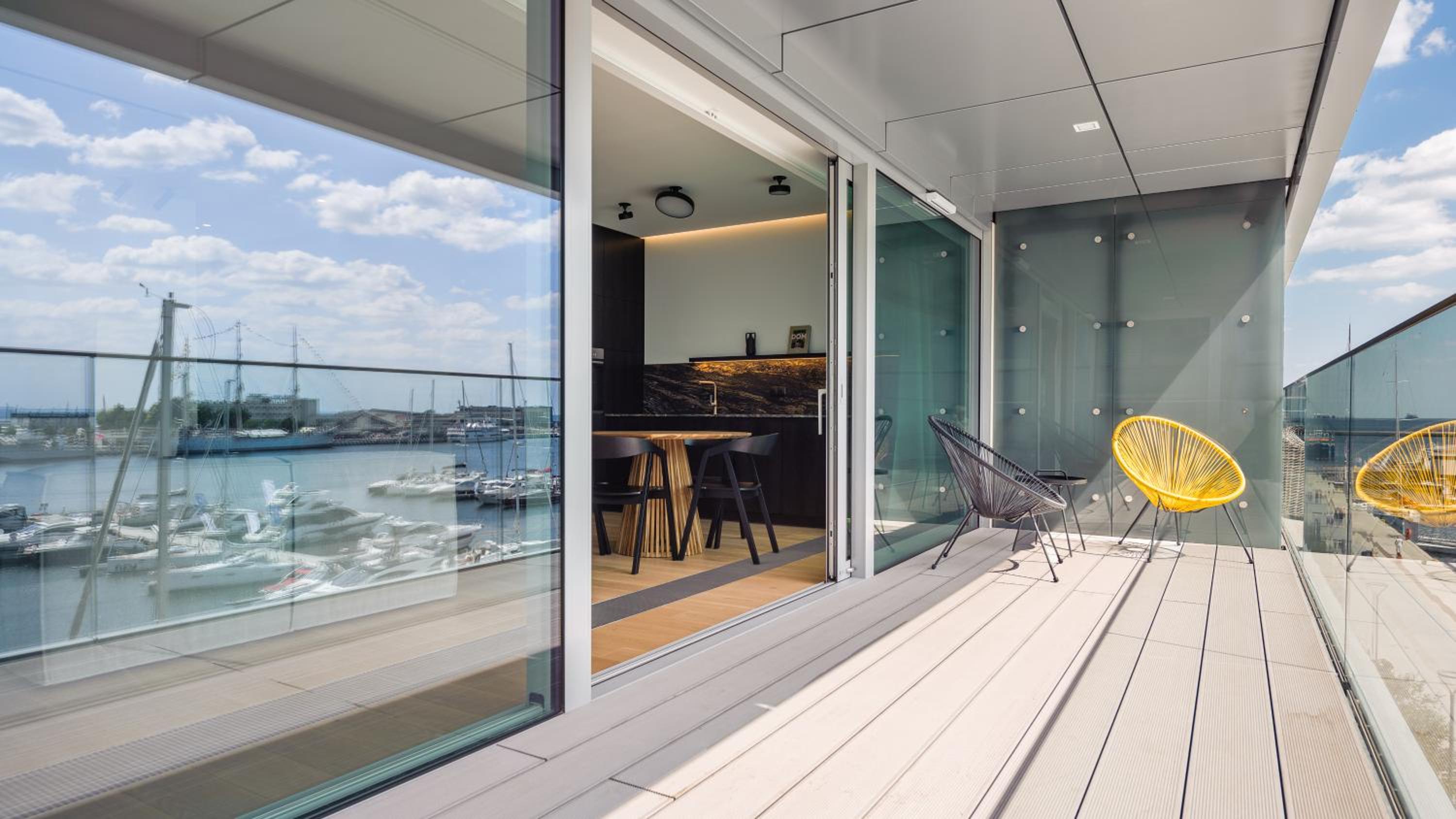 Flatbook - Center Yacht Park Marina View