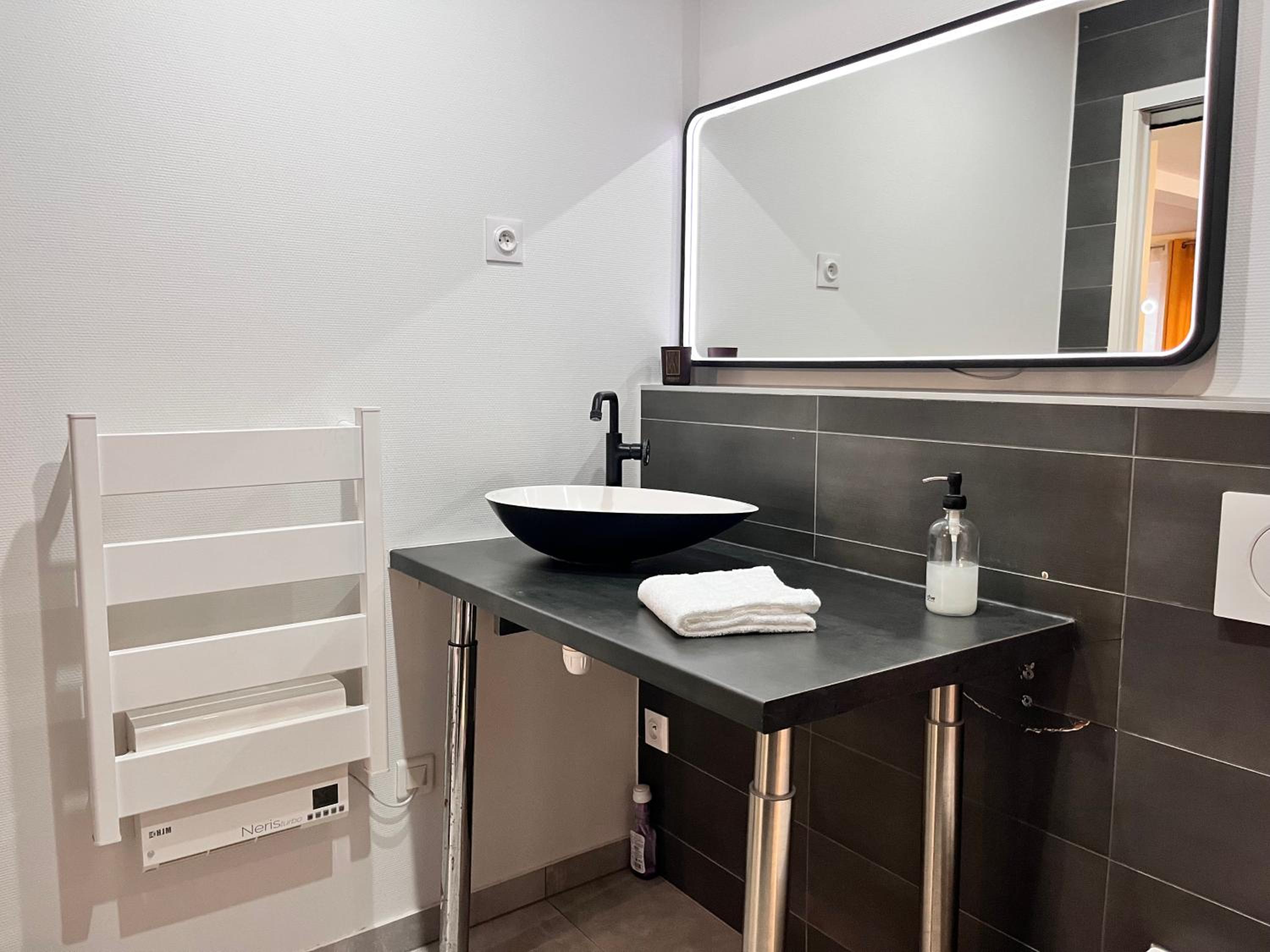 Le Duplex by Leslodgespa - Loft moderne et confortable au style newyorkais, proche de Bâle et de l'aéroport