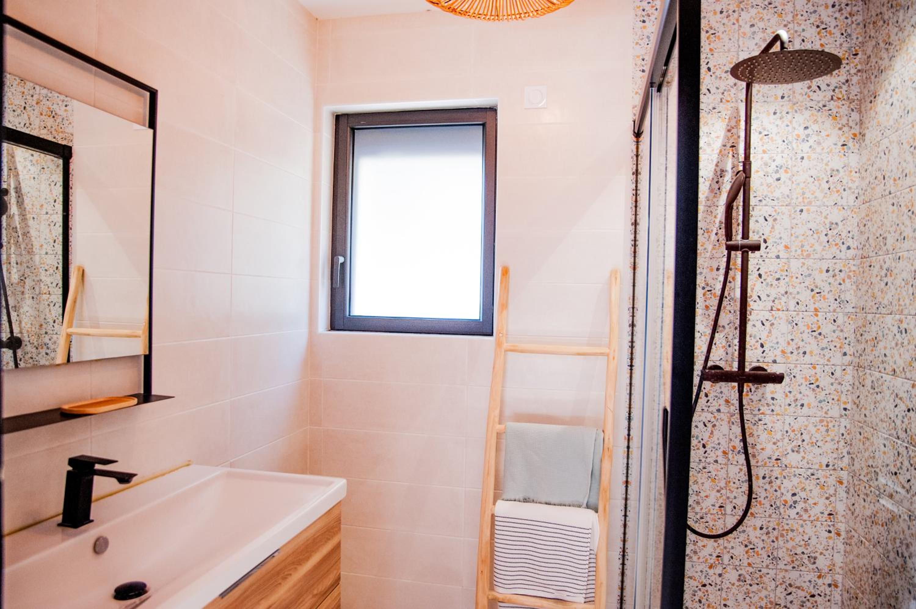 Maison Nomade piscine privée, parking et clim