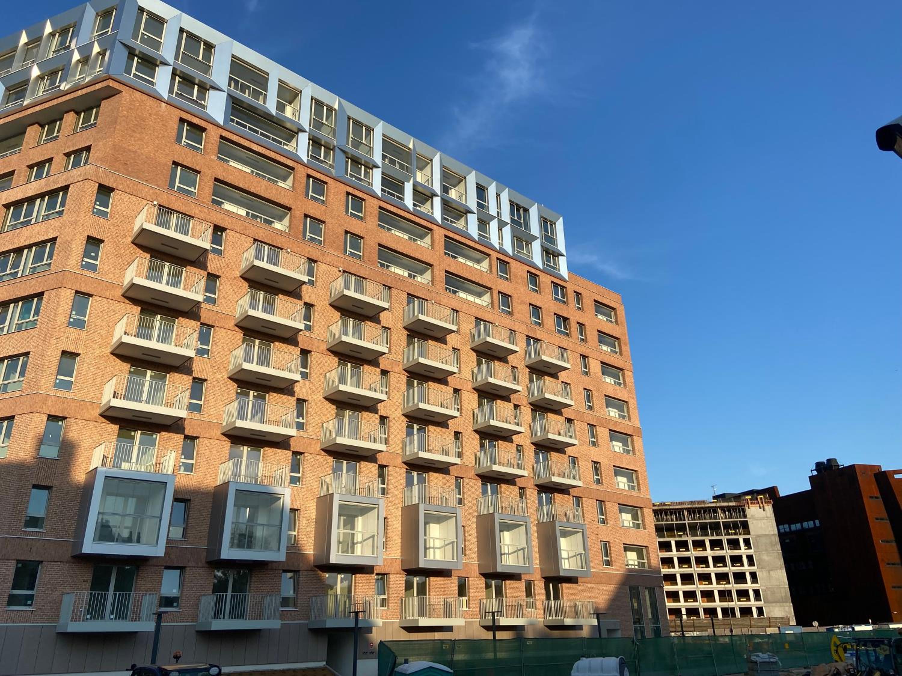 Crane Panorama Apartment