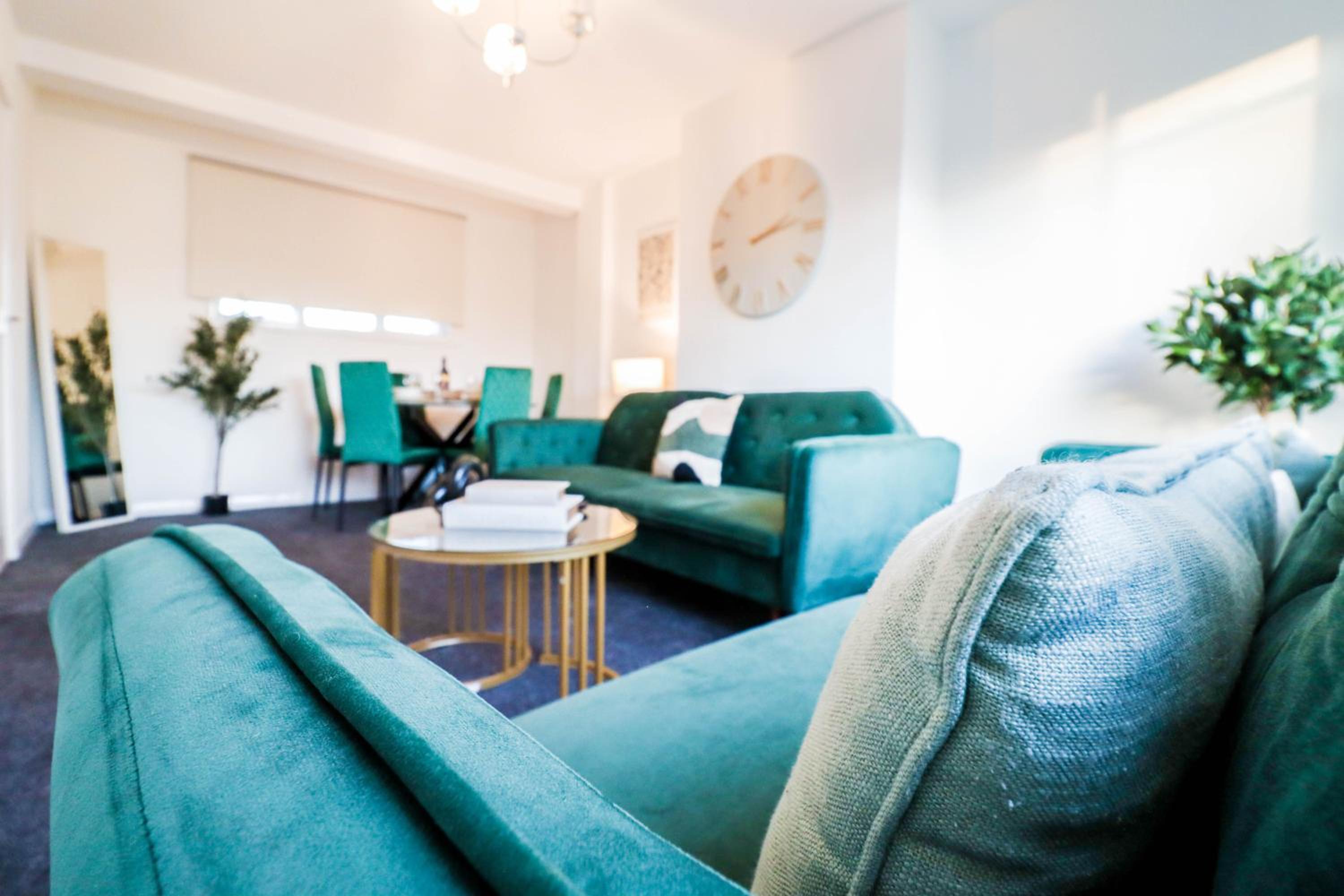 Trendy 3-Bedroom Flat In Clapham! London Living!
