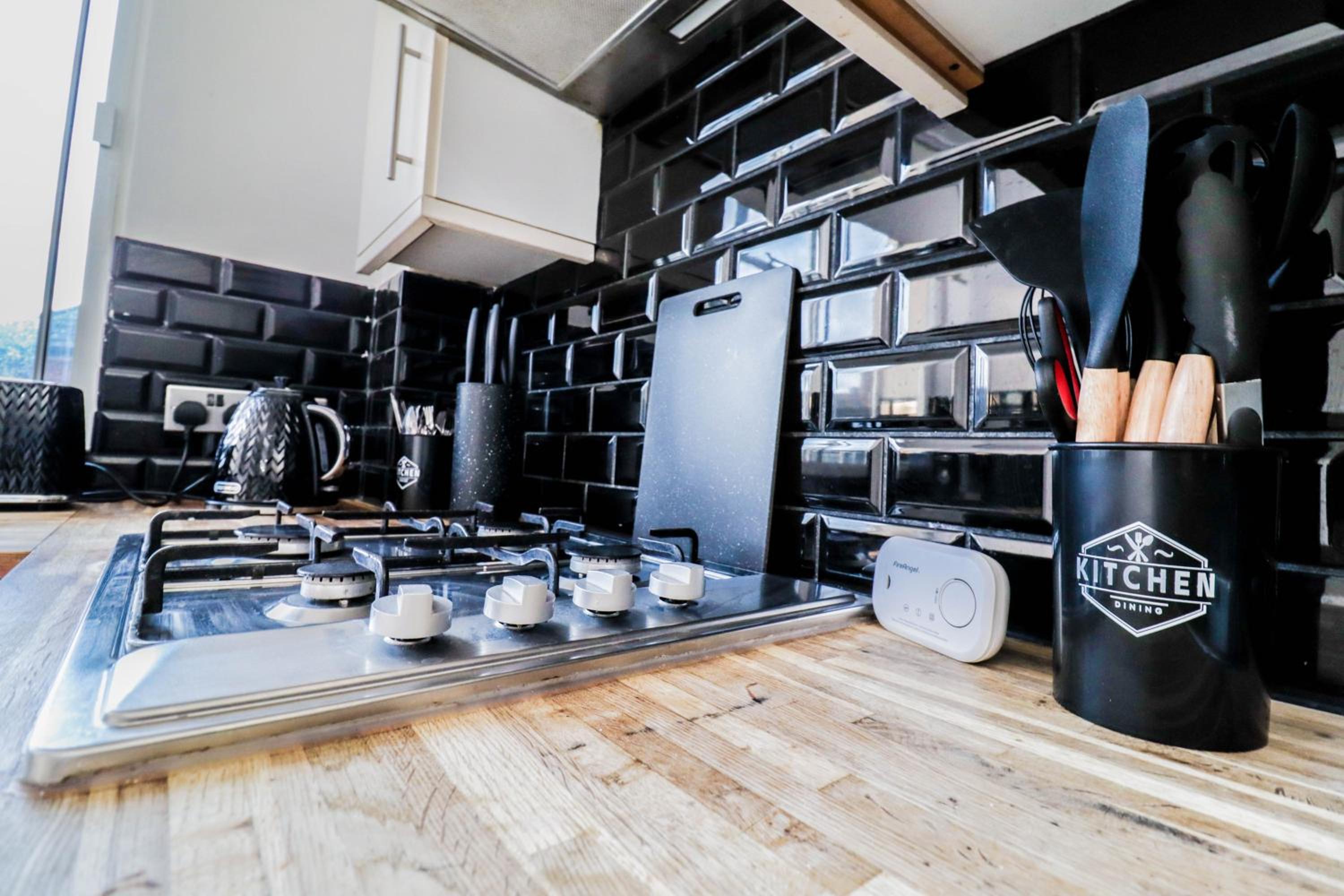 Trendy 3-Bedroom Flat In Clapham! London Living!