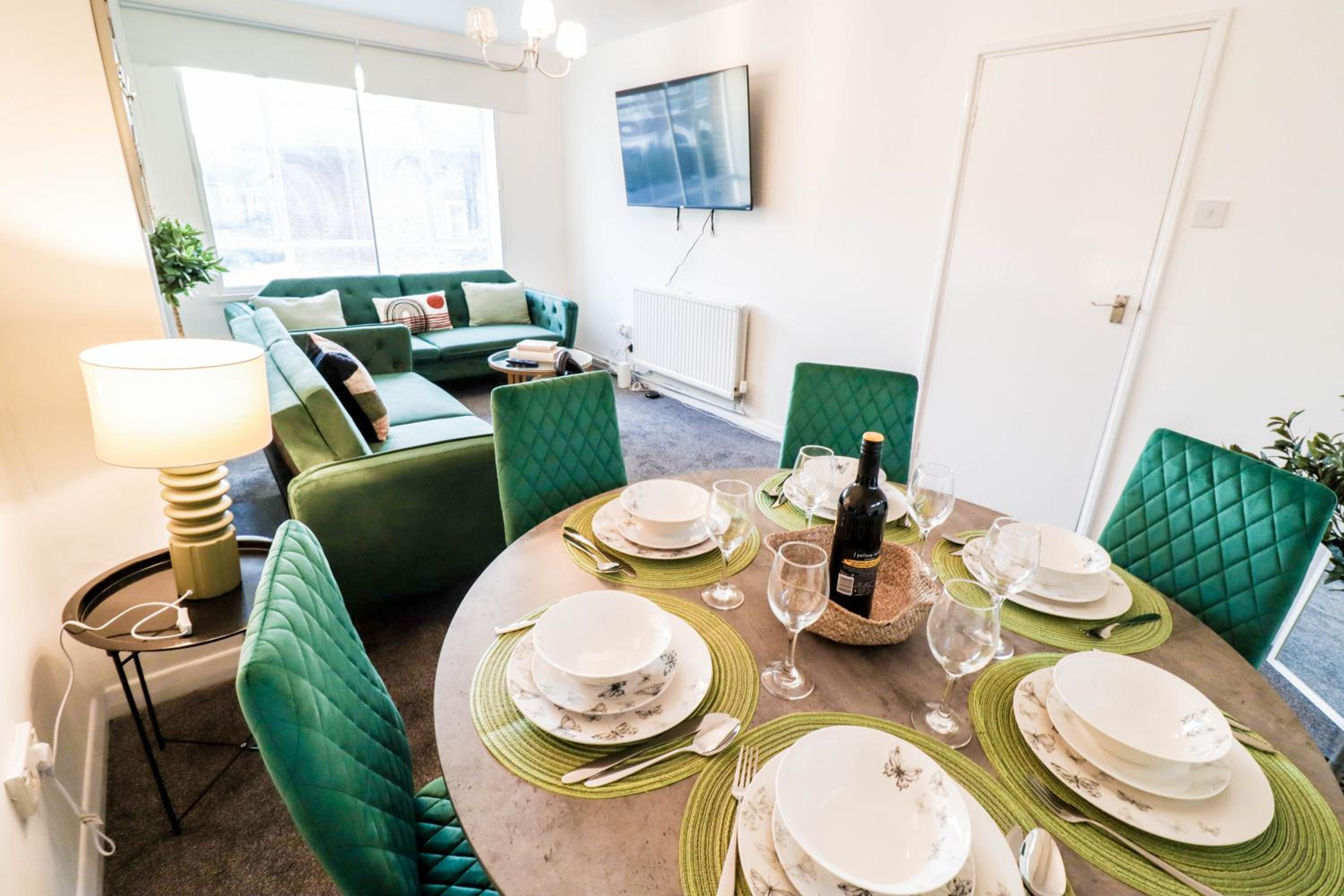 Trendy 3-Bedroom Flat In Clapham! London Living!