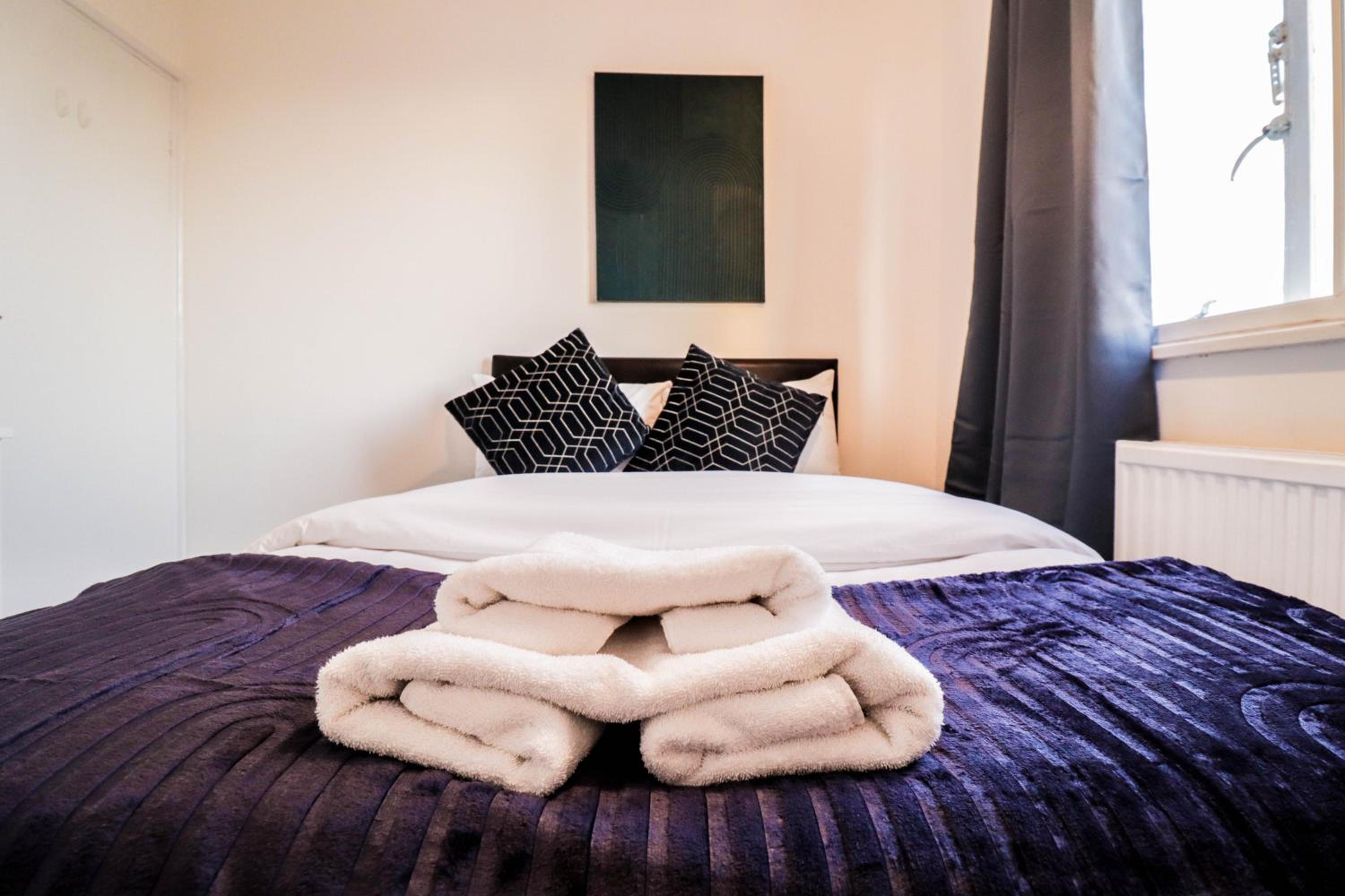 Trendy 3-Bedroom Flat In Clapham! London Living!