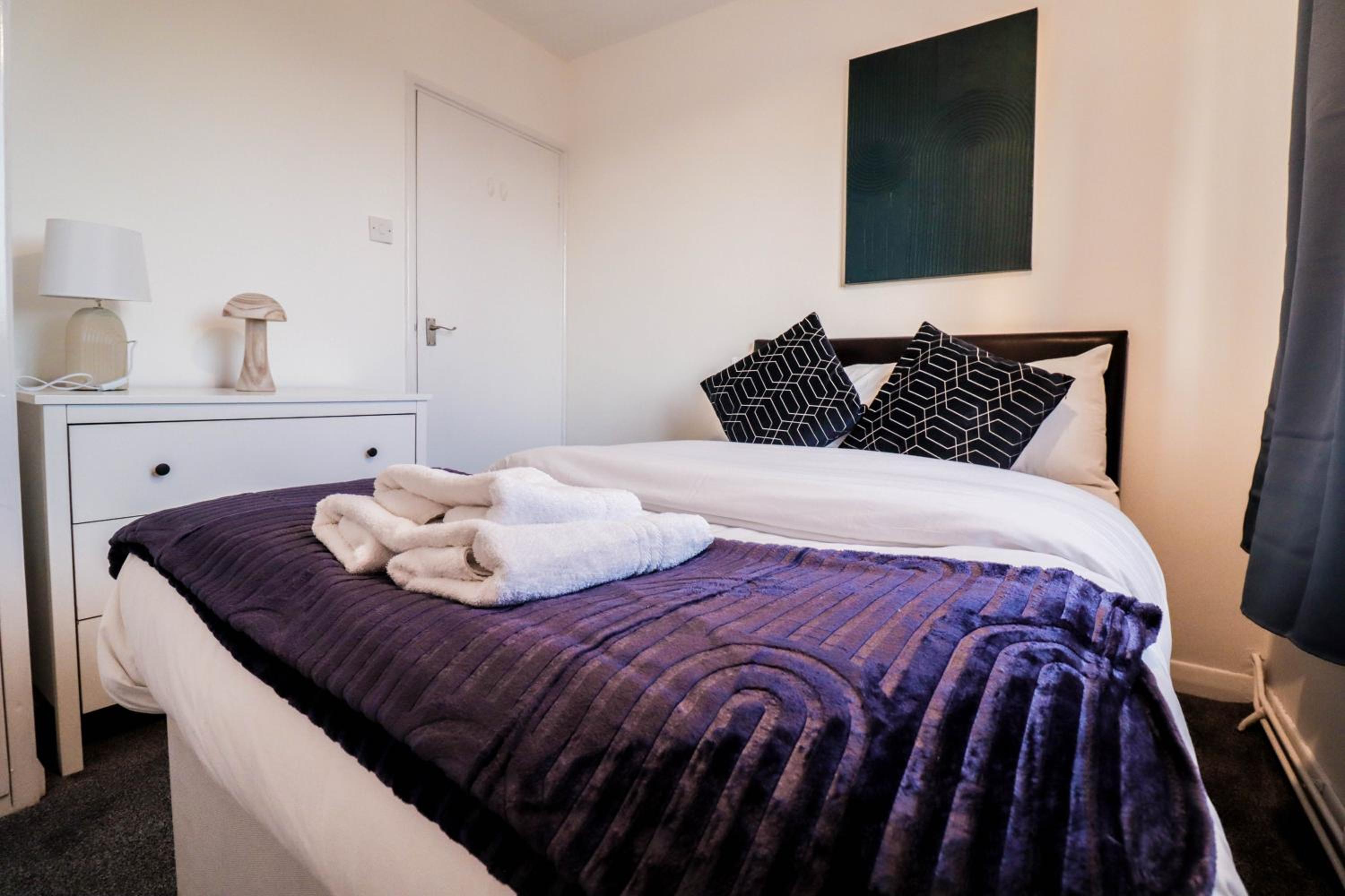 Trendy 3-Bedroom Flat In Clapham! London Living!