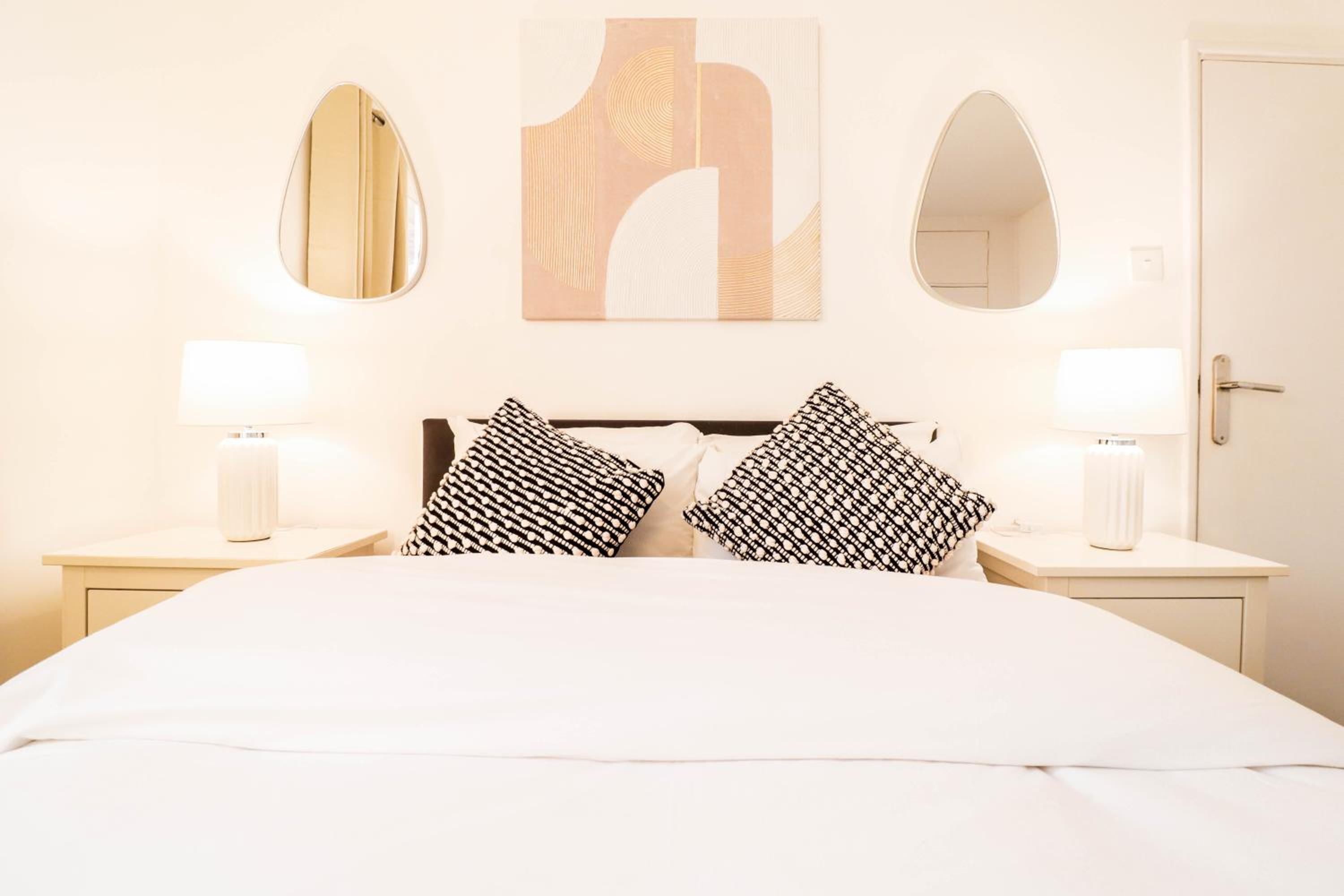 Trendy 3-Bedroom Flat In Clapham! London Living!
