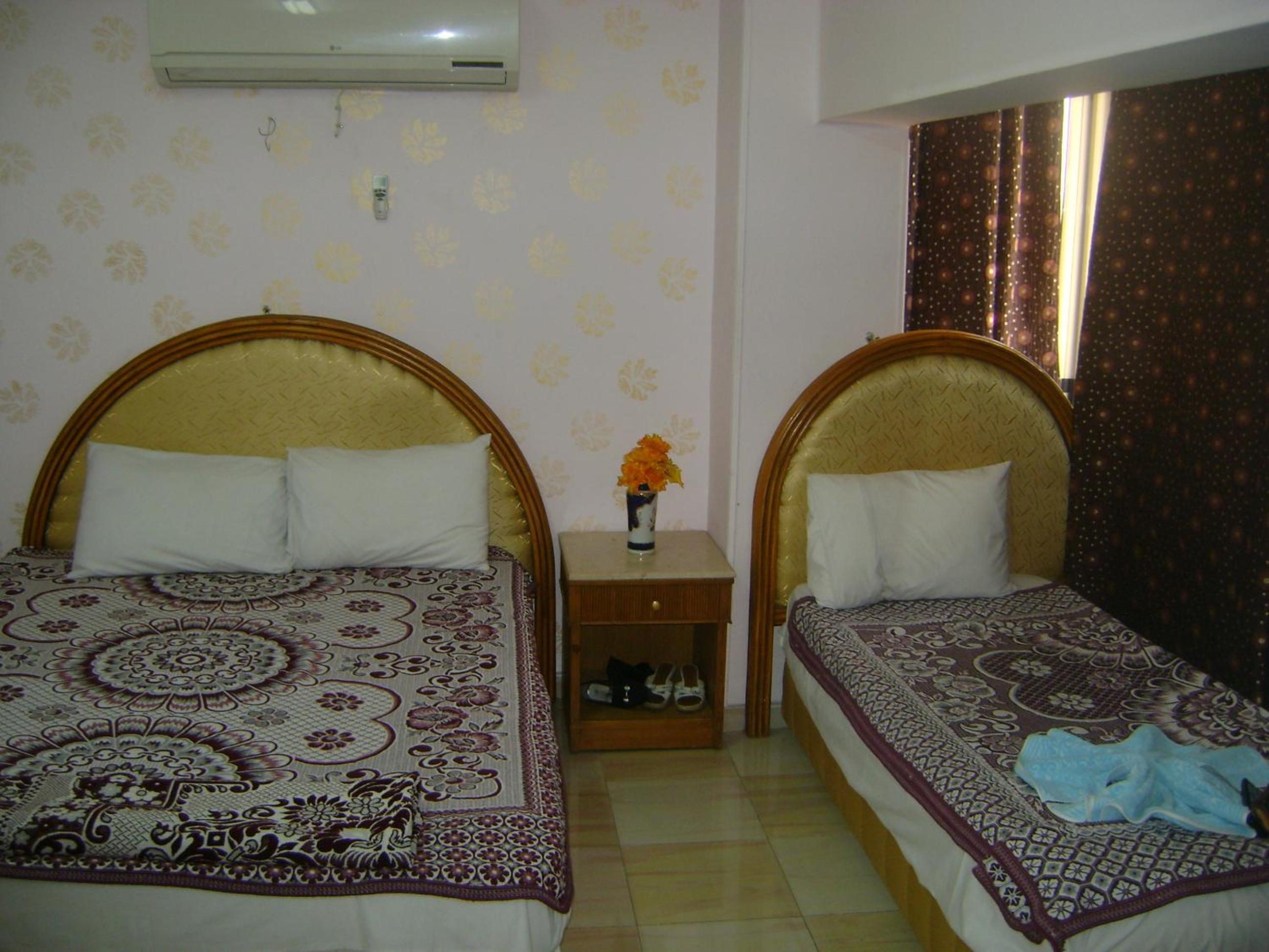 Isis Hostel 2