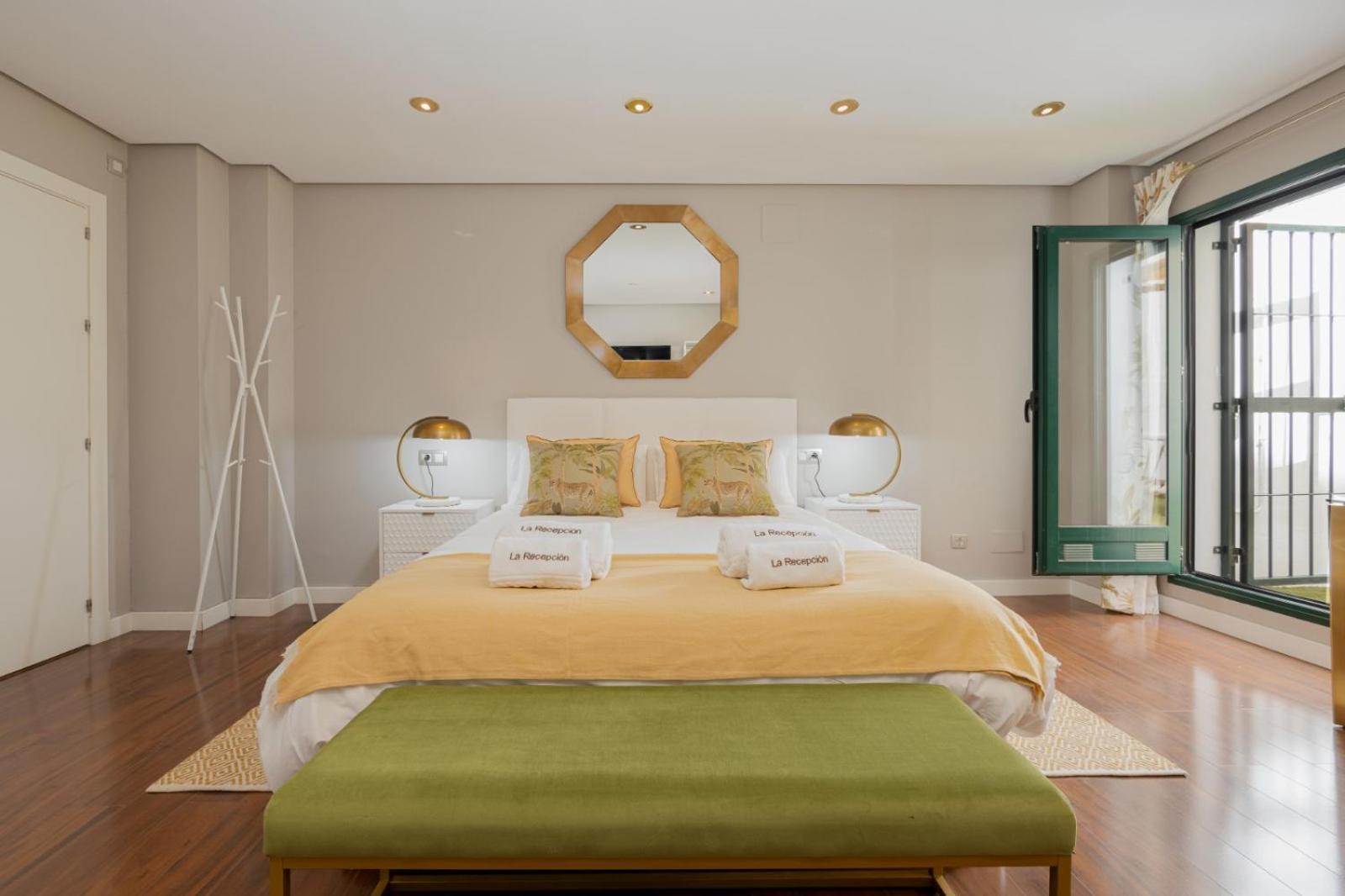 Cathedral Suites II -Plaza del Obispo
