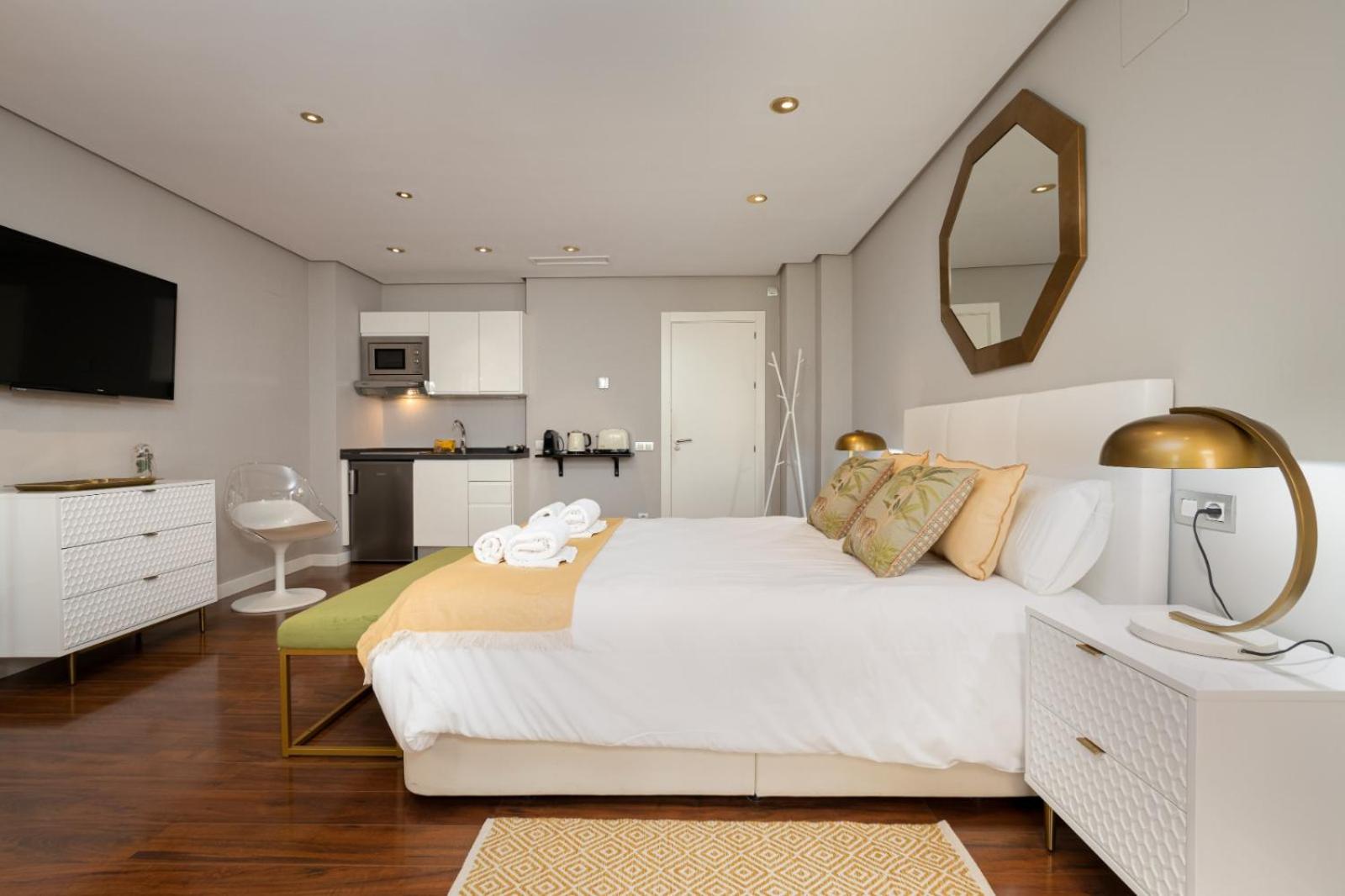 Cathedral Suites II -Plaza del Obispo