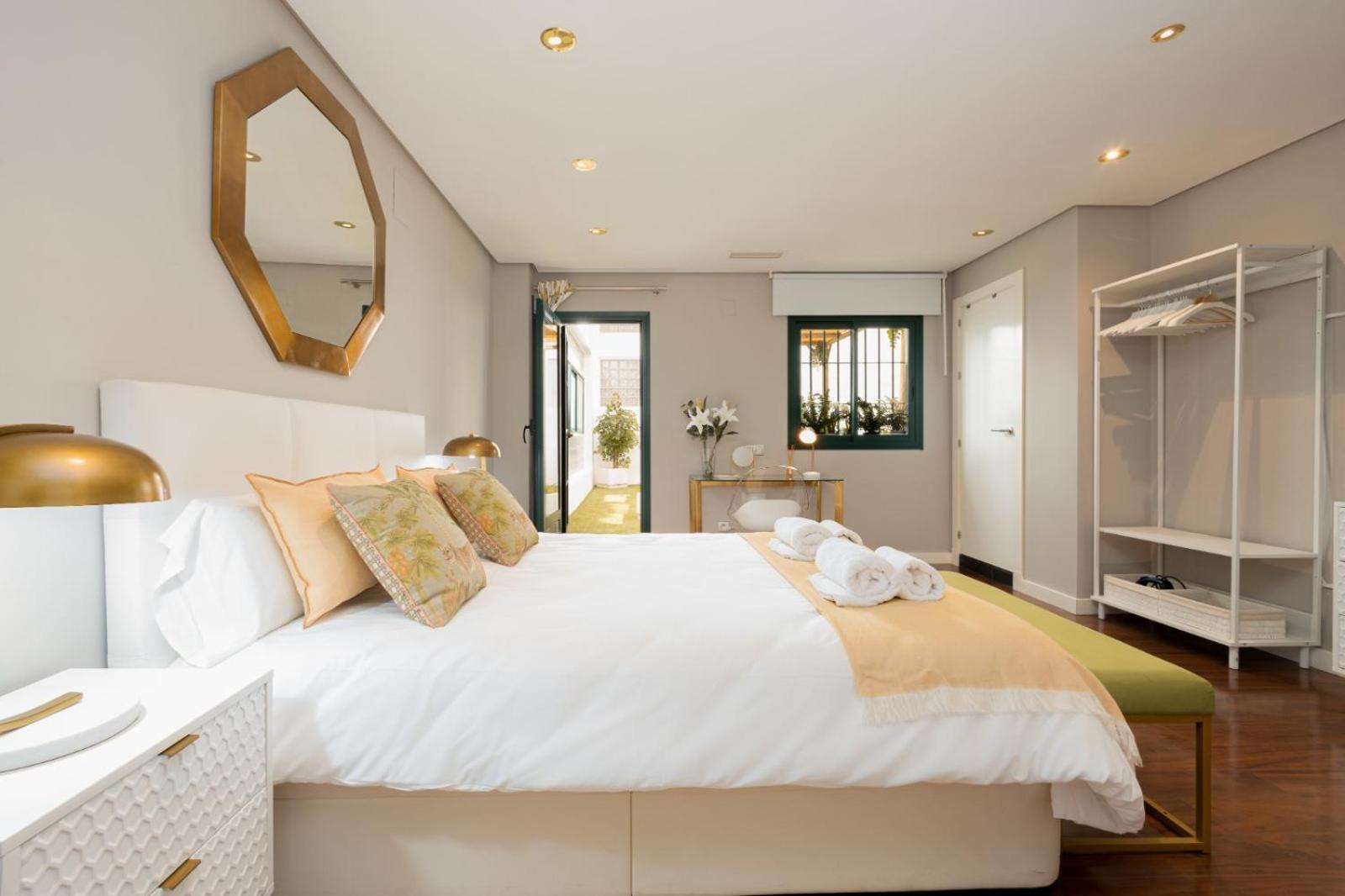 Cathedral Suites II -Plaza del Obispo