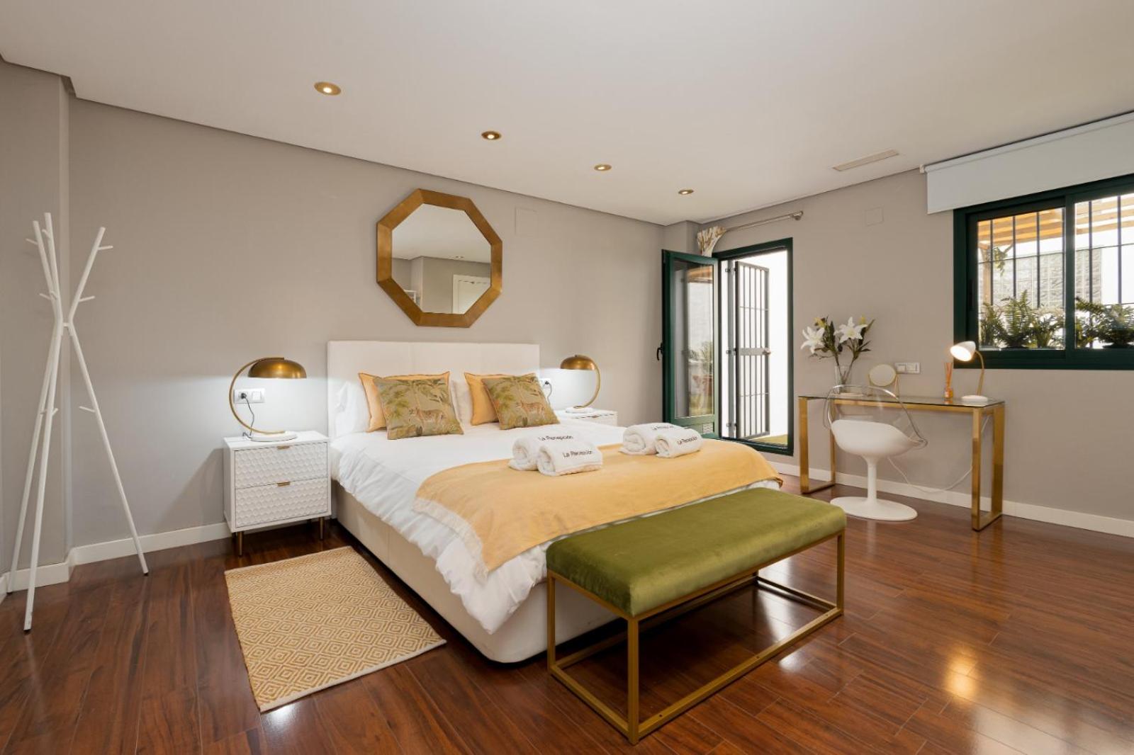 Cathedral Suites II -Plaza del Obispo