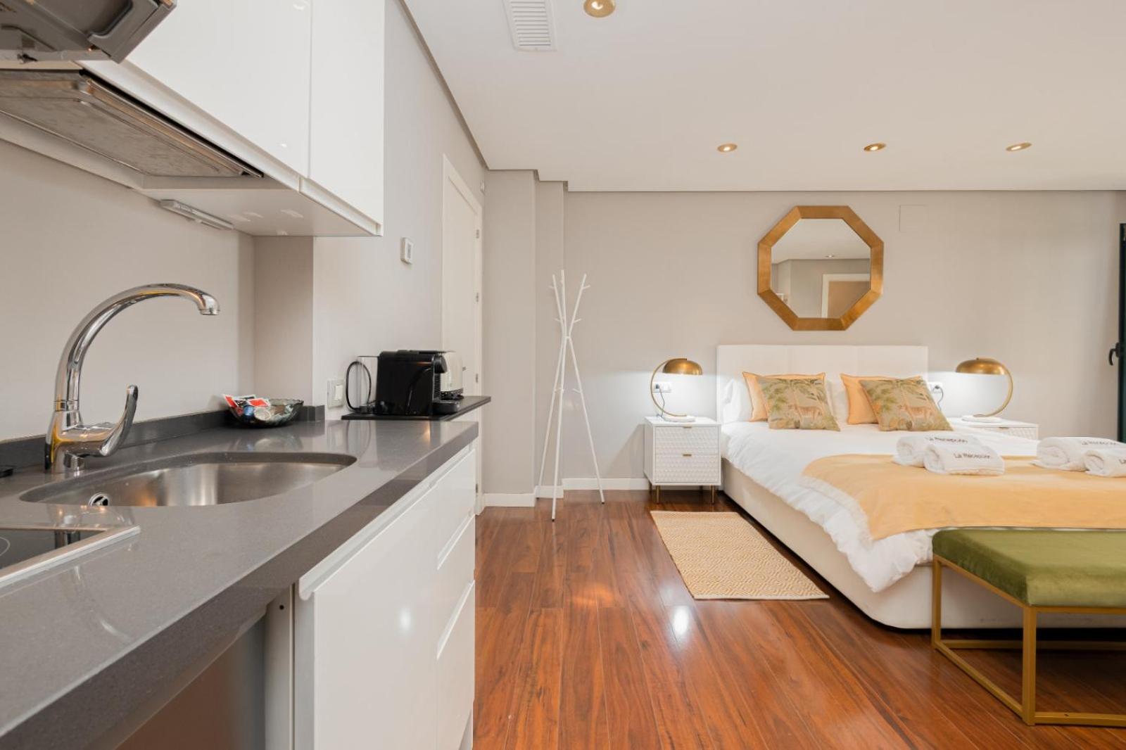 Cathedral Suites II -Plaza del Obispo