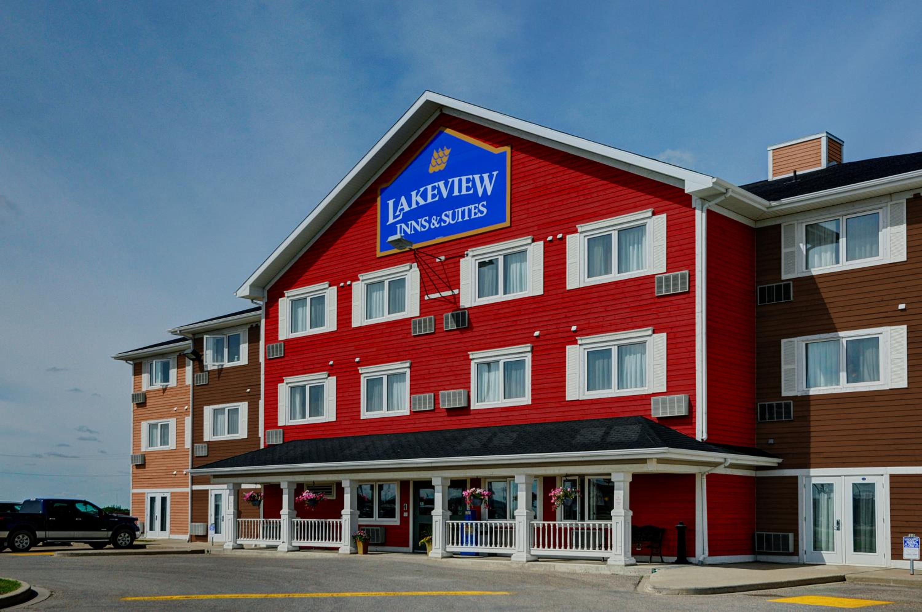 Brandon Vacations - Lakeview Inns  Suites - Brandon - Property Image 1