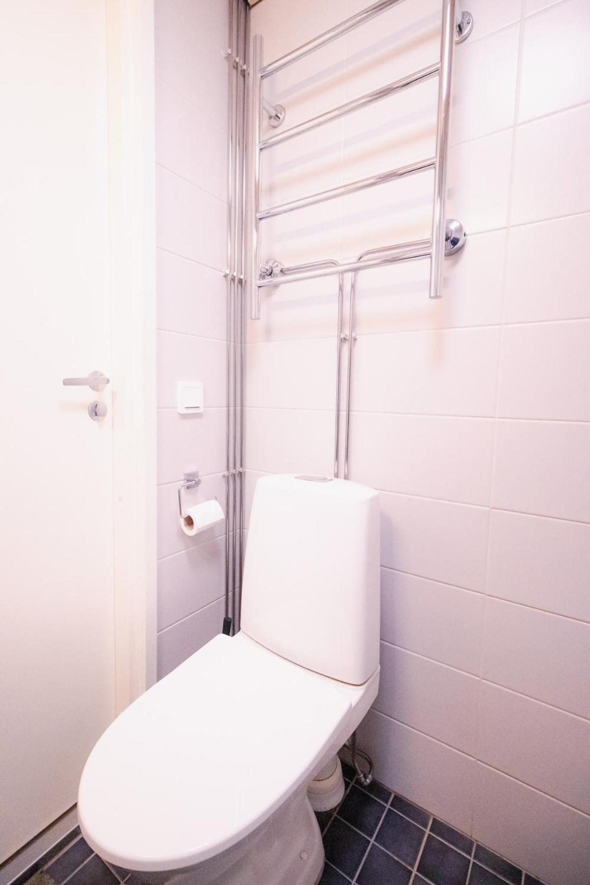 Peaceful Stay - Near Kaari Mall, 5 Min To Train