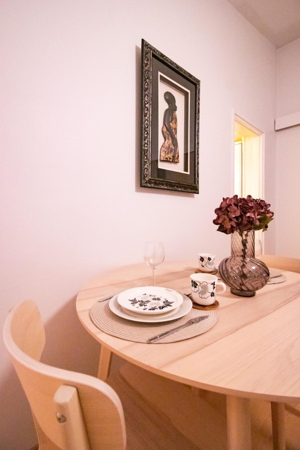 Peaceful Stay - Near Kaari Mall, 5 Min To Train